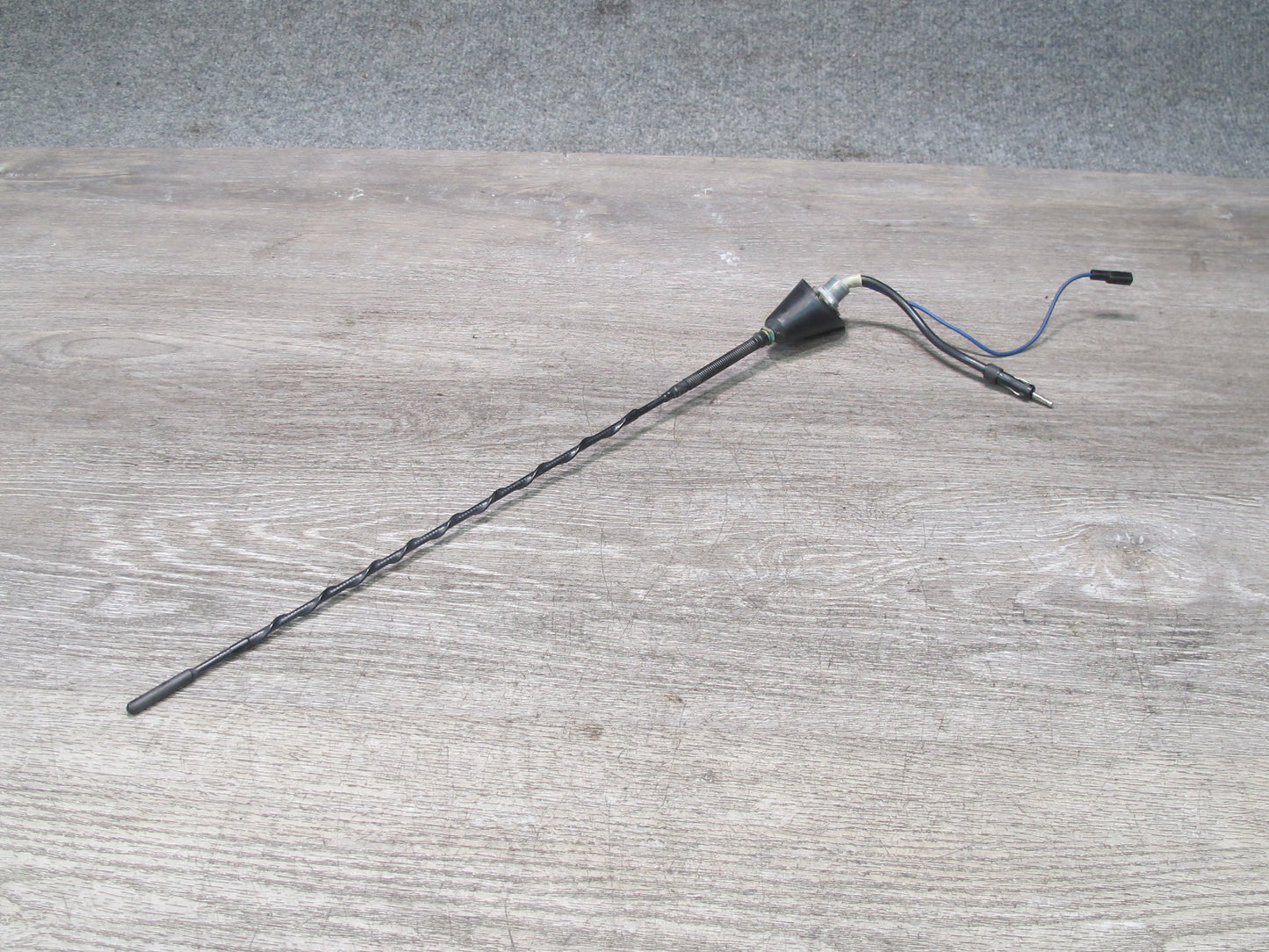 99-01 Isuzu Vehicross Exterior Radio Roof Antenna OEM