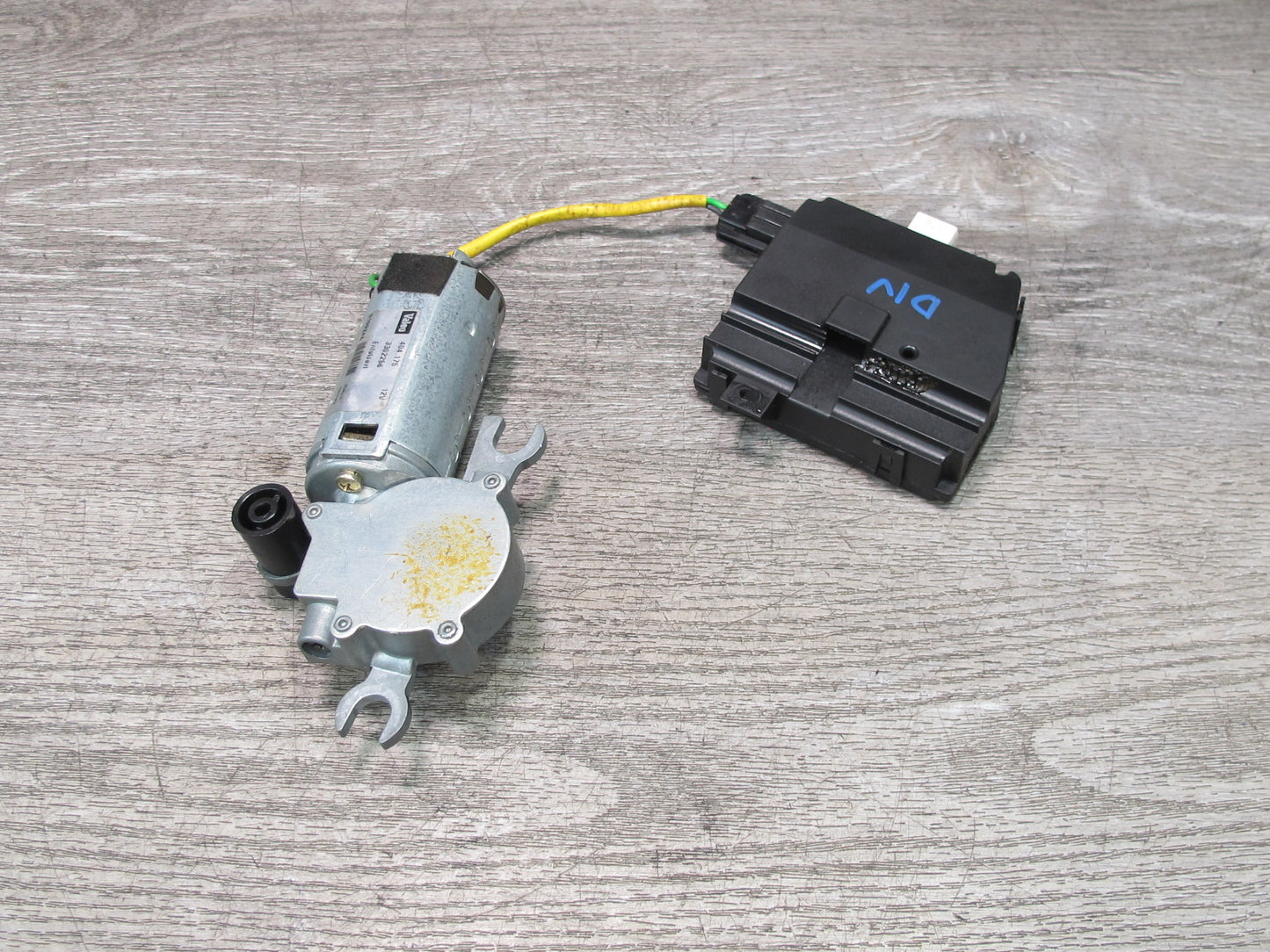 99-01 Isuzu Vehicross Sunroof Motor Drive Unit w Control Module Aftermarket