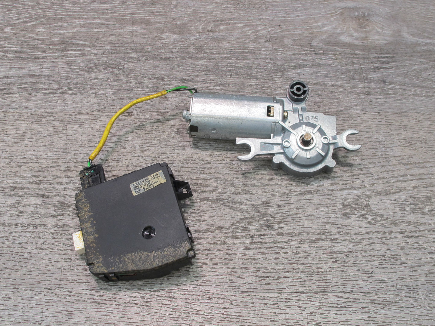 99-01 Isuzu Vehicross Sunroof Motor Drive Unit w Control Module Aftermarket