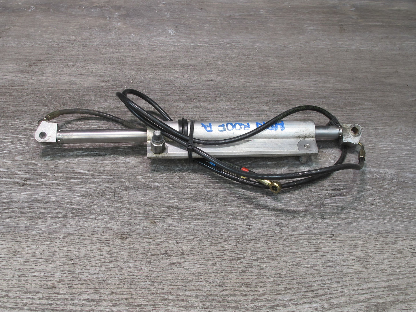 99-05 Porsche 911 996 Convertible TOP Roof Left Right Hydraulic Cylinder Set