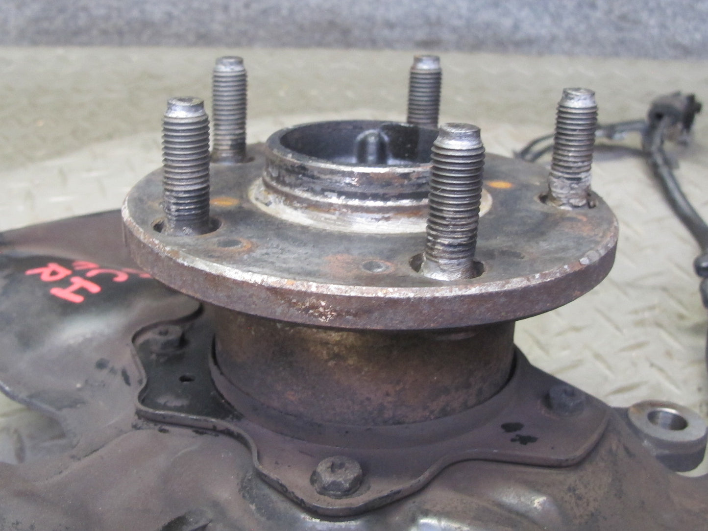 92-00 Lexus UZZ30L SC300 SC400 RWD Front Right Spindle Knuckle Wheel Hub OEM