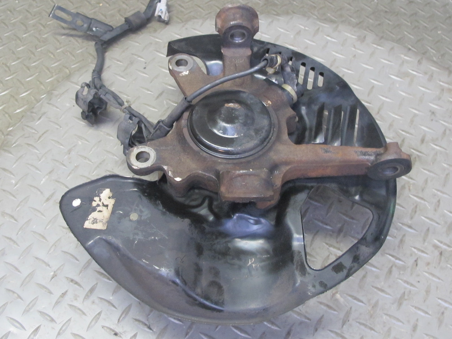 92-00 Lexus UZZ30L SC300 SC400 RWD Front Left Spindle Knuckle Wheel Hub OEM