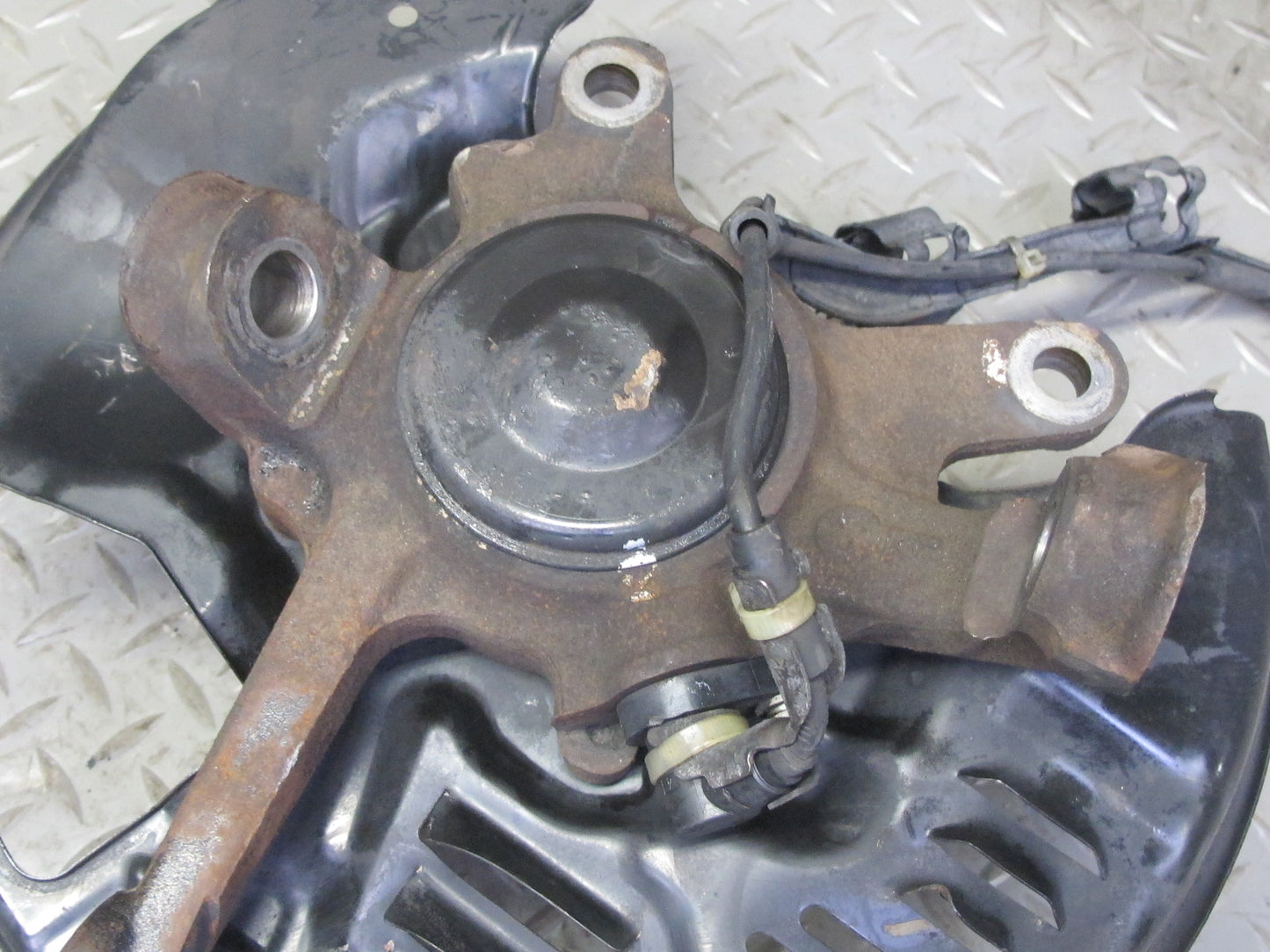 92-00 Lexus UZZ30L SC300 SC400 RWD Front Left Spindle Knuckle Wheel Hub OEM