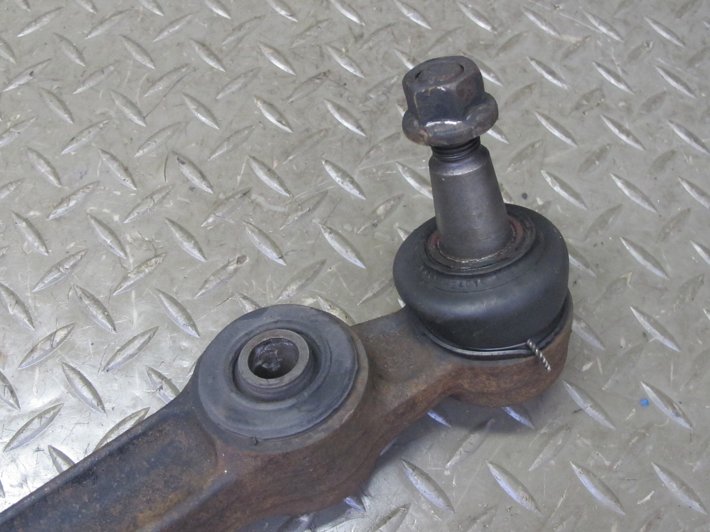 92-00 Lexus UZZ30L SC300 SC400 Set of 2 Rear Left & Right Lower Control Arm OEM