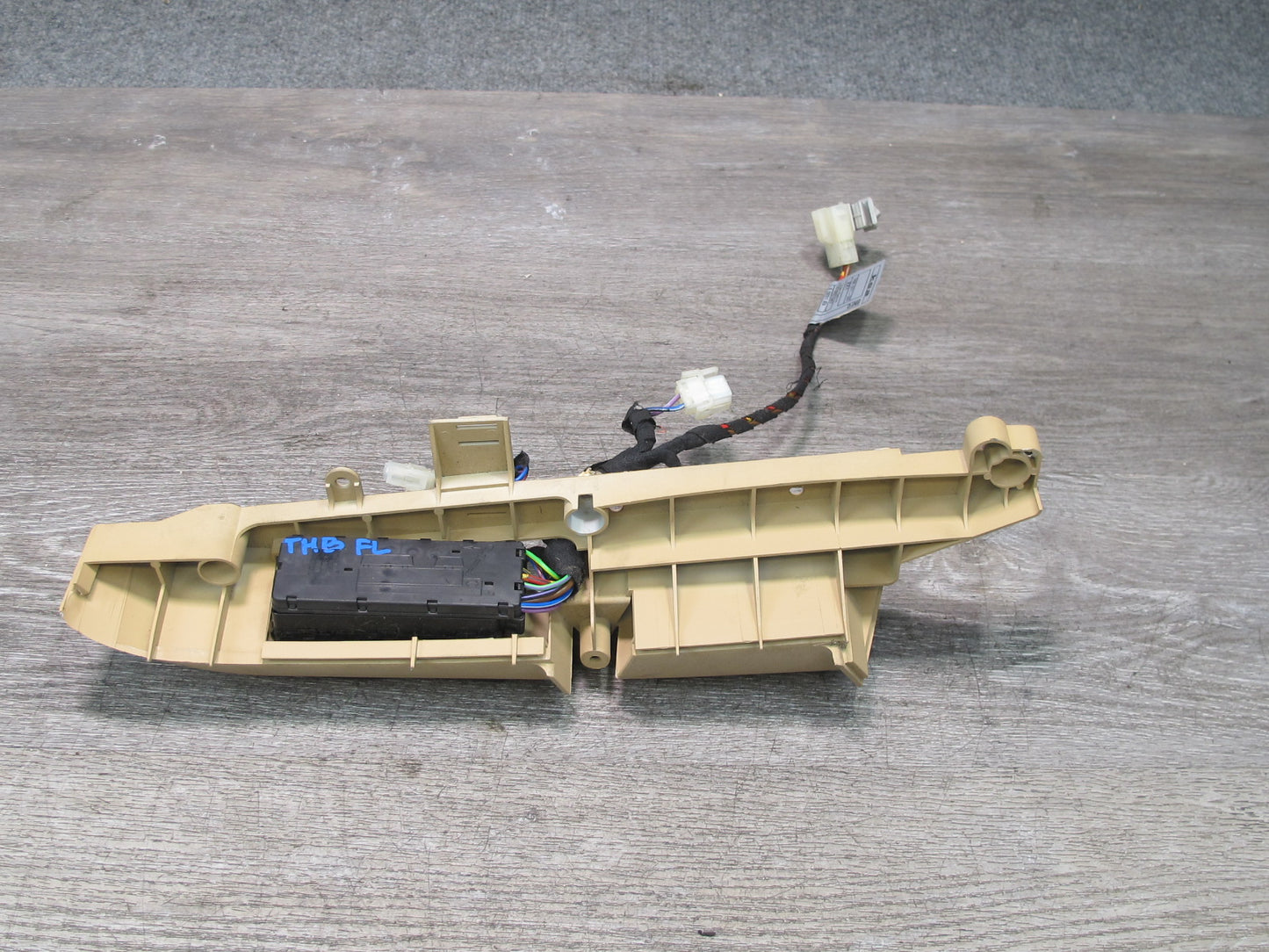 94-99 BMW E36 325CI 328CI Front Left Seat Adjustment Switch w Trim 1382529 OEM