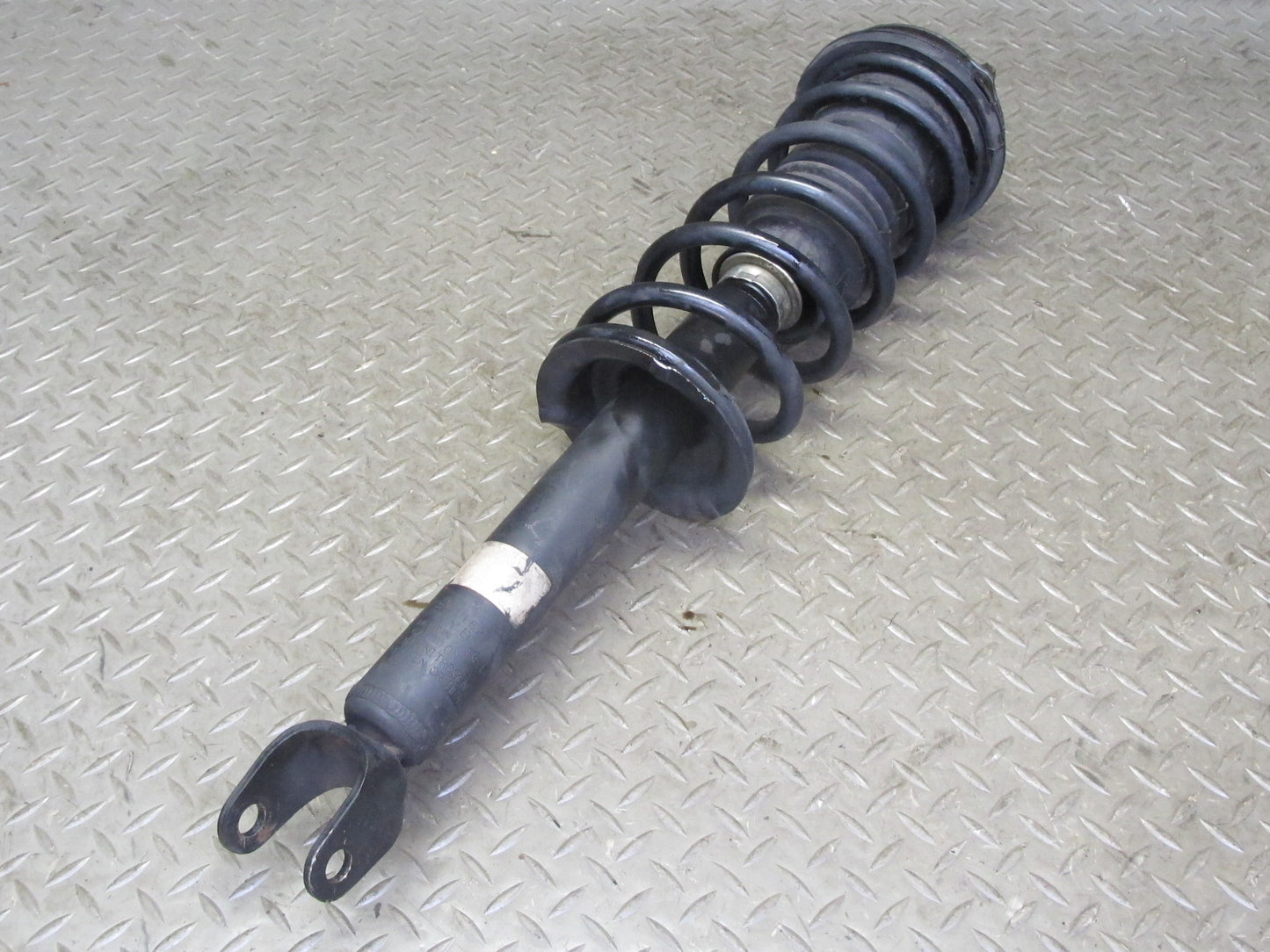 97-00 Lexus UZZ30L SC400 RWD Set of 2 Rear Left & Right Strut Shock Absorber KYB