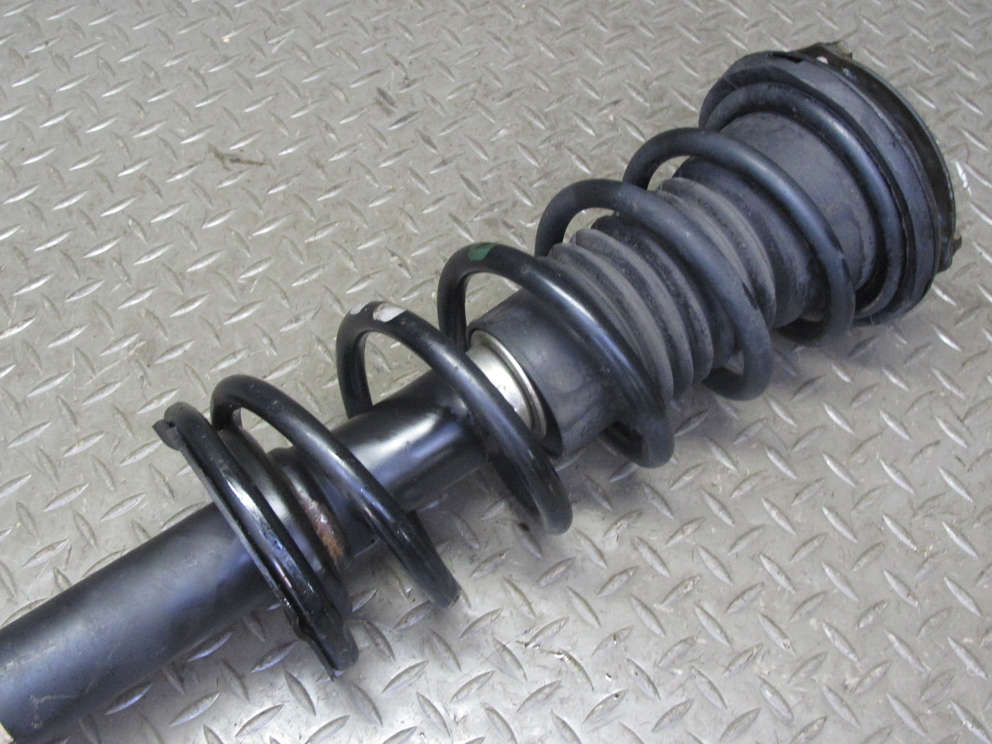 97-00 Lexus UZZ30L SC400 RWD Set of 2 Rear Left & Right Strut Shock Absorber KYB