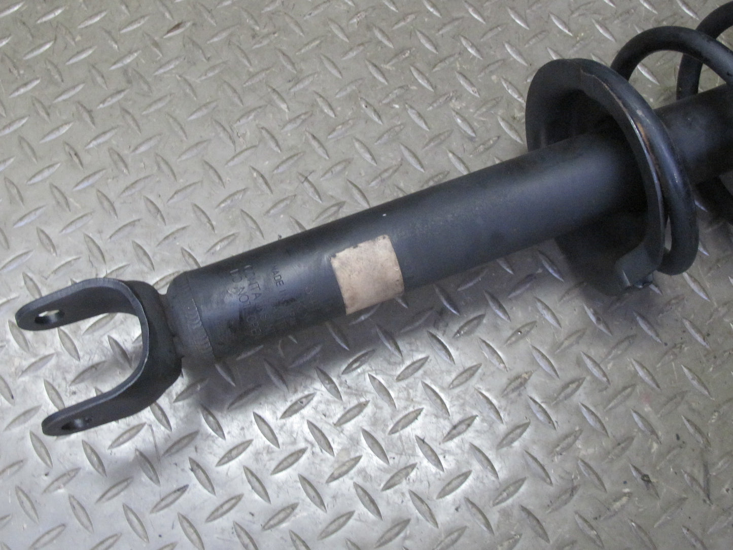 97-00 Lexus UZZ30L SC400 RWD Set of 2 Rear Left & Right Strut Shock Absorber KYB