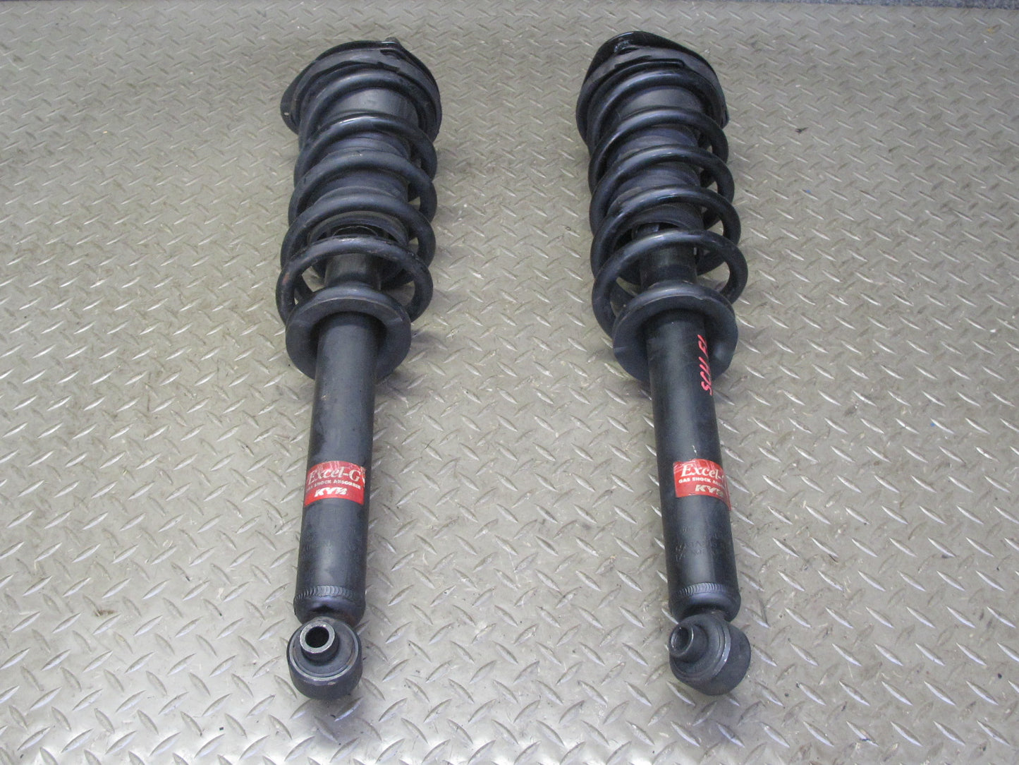 97-00 Lexus UZZ30L SC400 Set of 2 Front Left & Right Strut Shock Absorber KYB