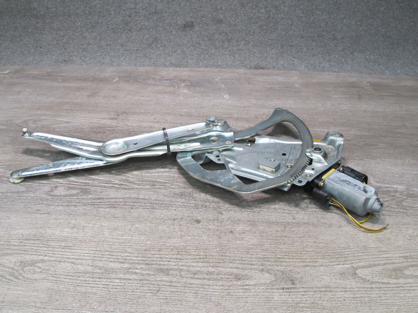 94-99 BMW E36 328Ci Coupe Convertible Right Door Window Regulator w Motor OEM