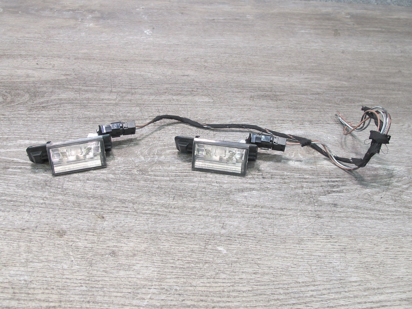 94-99 BMW E36 325iC 328iC Set of 2 Rear Trunk Lid License Plate Light Lamp OEM