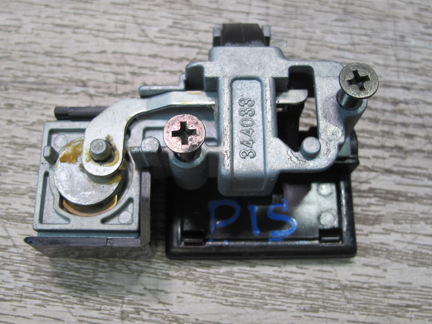 2005 Lexus IS300 Sedan A/T ECM ECU Ignition Door Trunk Glove Lock KEY Set OEM
