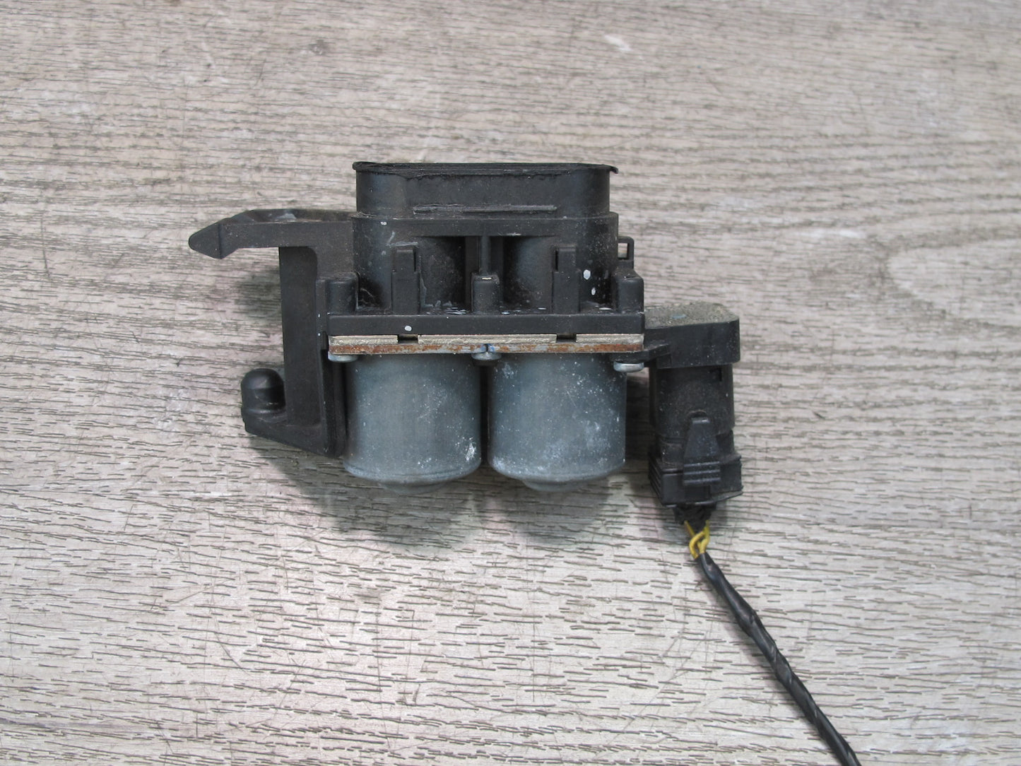 94-99 BMW E36 325iC 328iC Heater Control Water Valve OEM