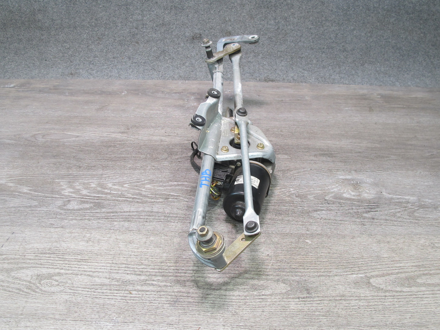 94-99 BMW E36 325iC 328iC Windshield Wiper Transmission Linkage w Motor OEM