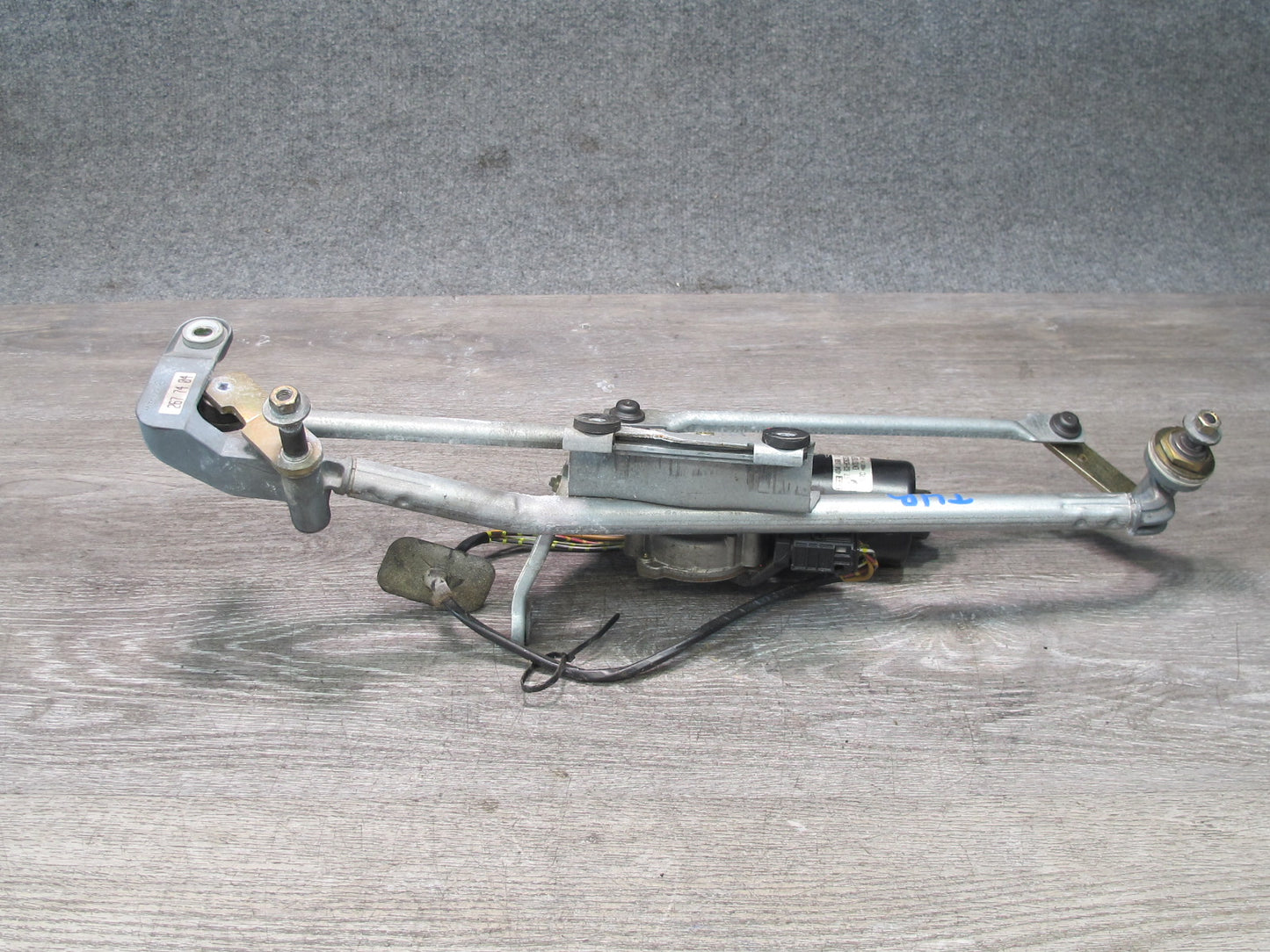 94-99 BMW E36 325iC 328iC Windshield Wiper Transmission Linkage w Motor OEM