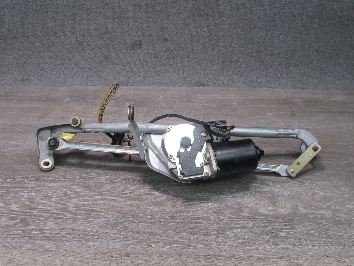 94-99 BMW E36 325iC 328iC Windshield Wiper Transmission Linkage w Motor OEM