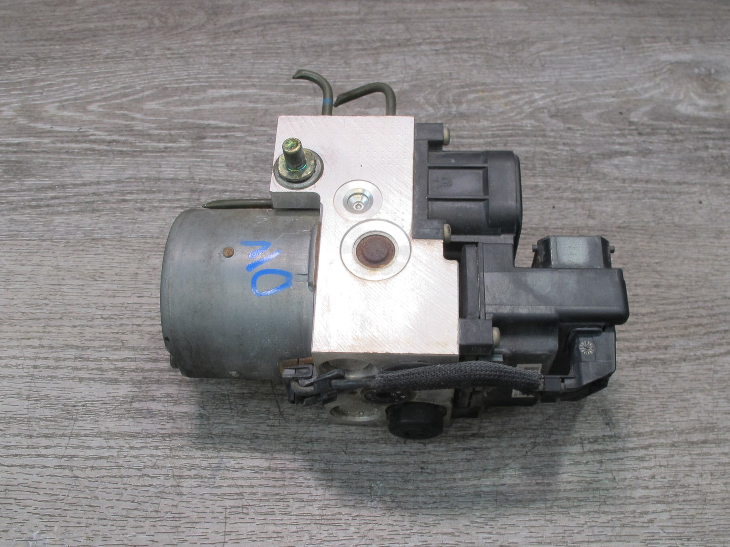 99-01 Isuzu Vehicross Anti Lock Brake ABS Pump Module 897162192 OEM