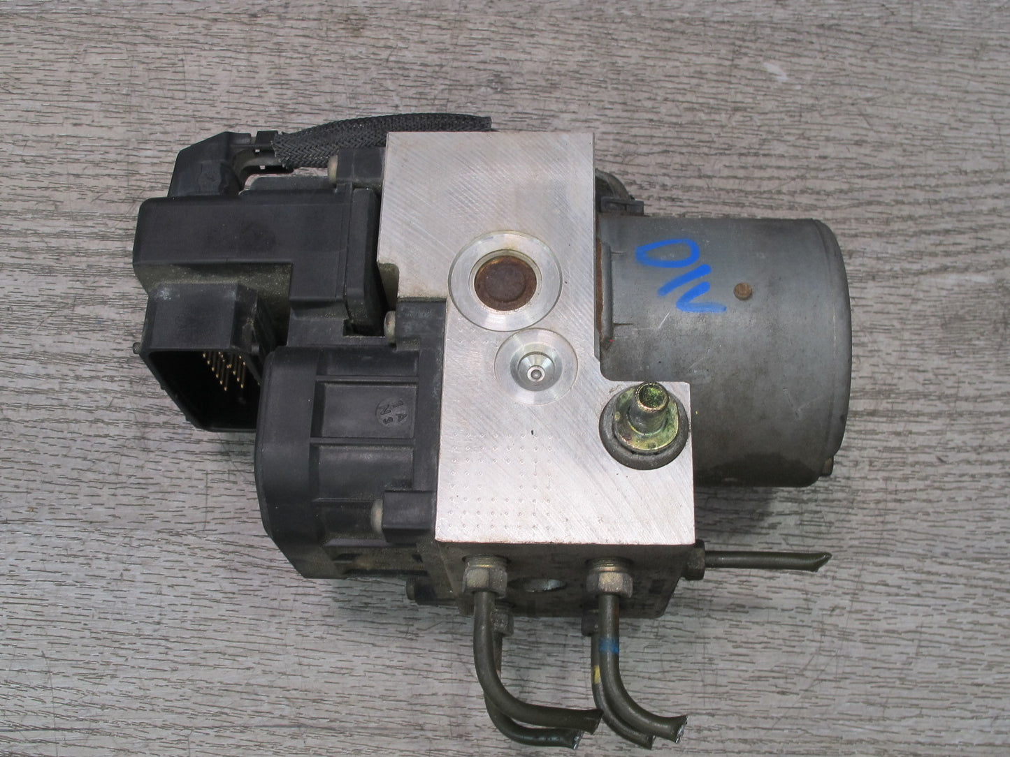 99-01 Isuzu Vehicross Anti Lock Brake ABS Pump Module 897162192 OEM