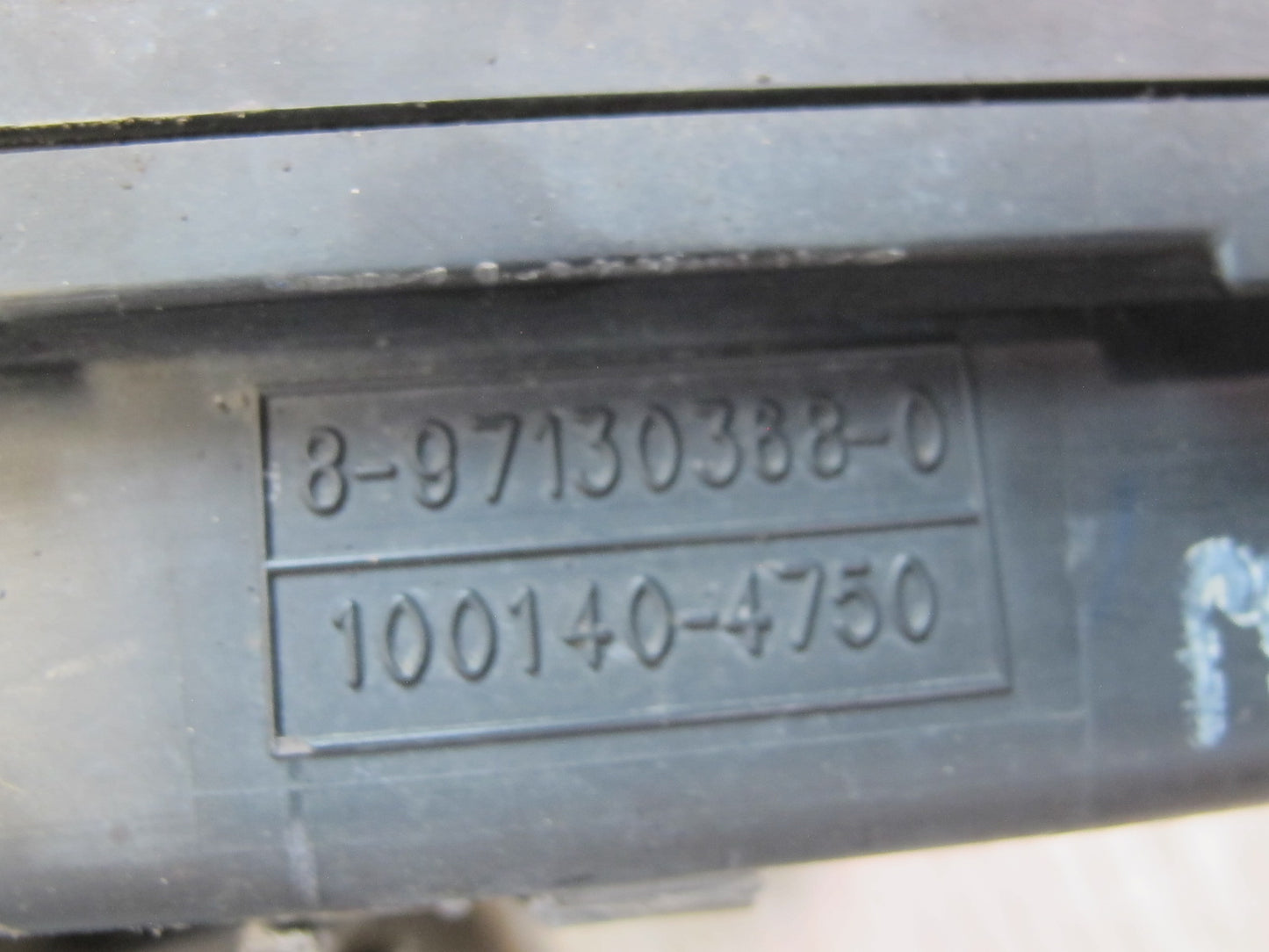 99-01 Isuzu Vehicross Fuel Evap Vapor Charcoal Canister w Valve OEM