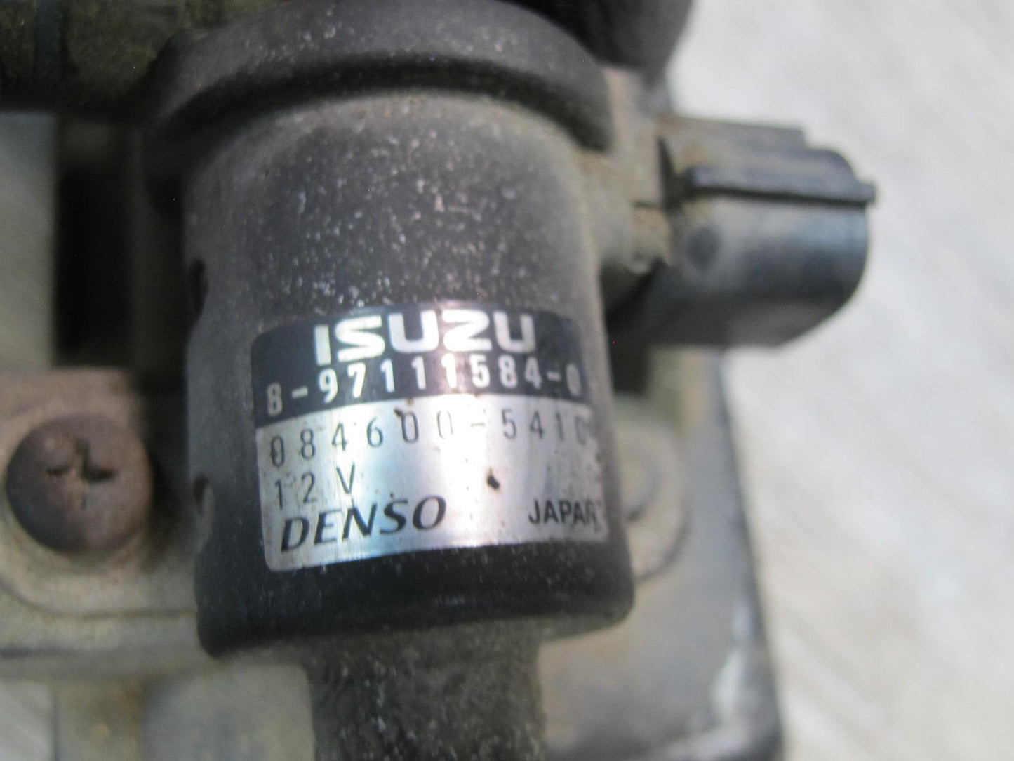 99-01 Isuzu Vehicross Fuel Evap Vapor Charcoal Canister w Valve OEM