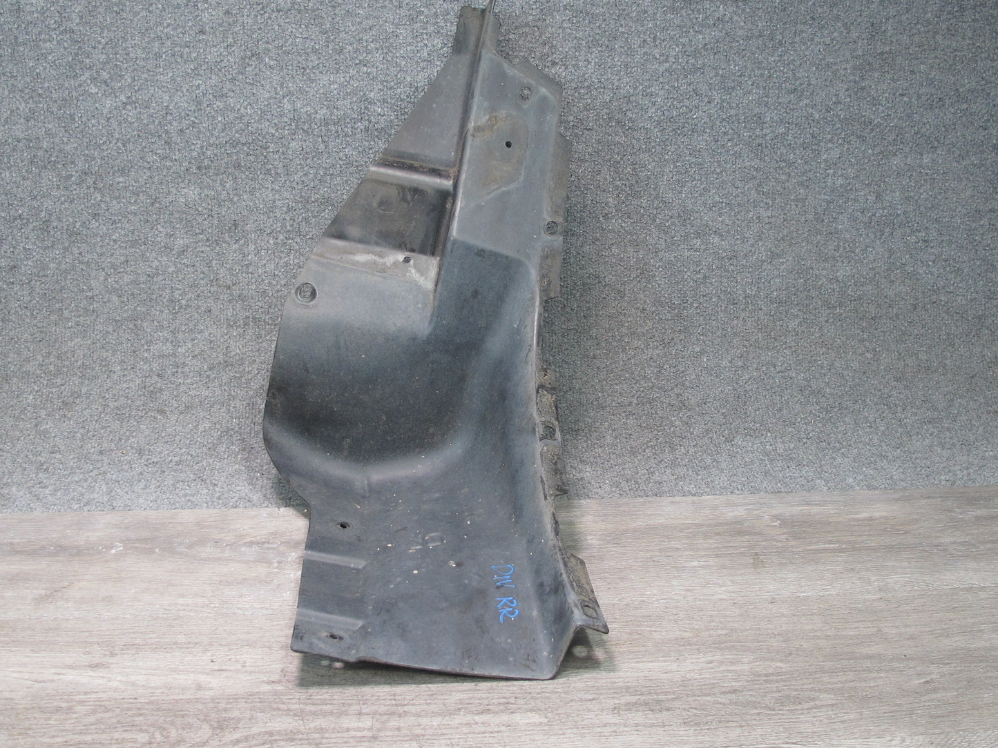 99-01 Isuzu Vehicross Rear Right Fuel Filler Neck Liner Splash Guard Cover OEM