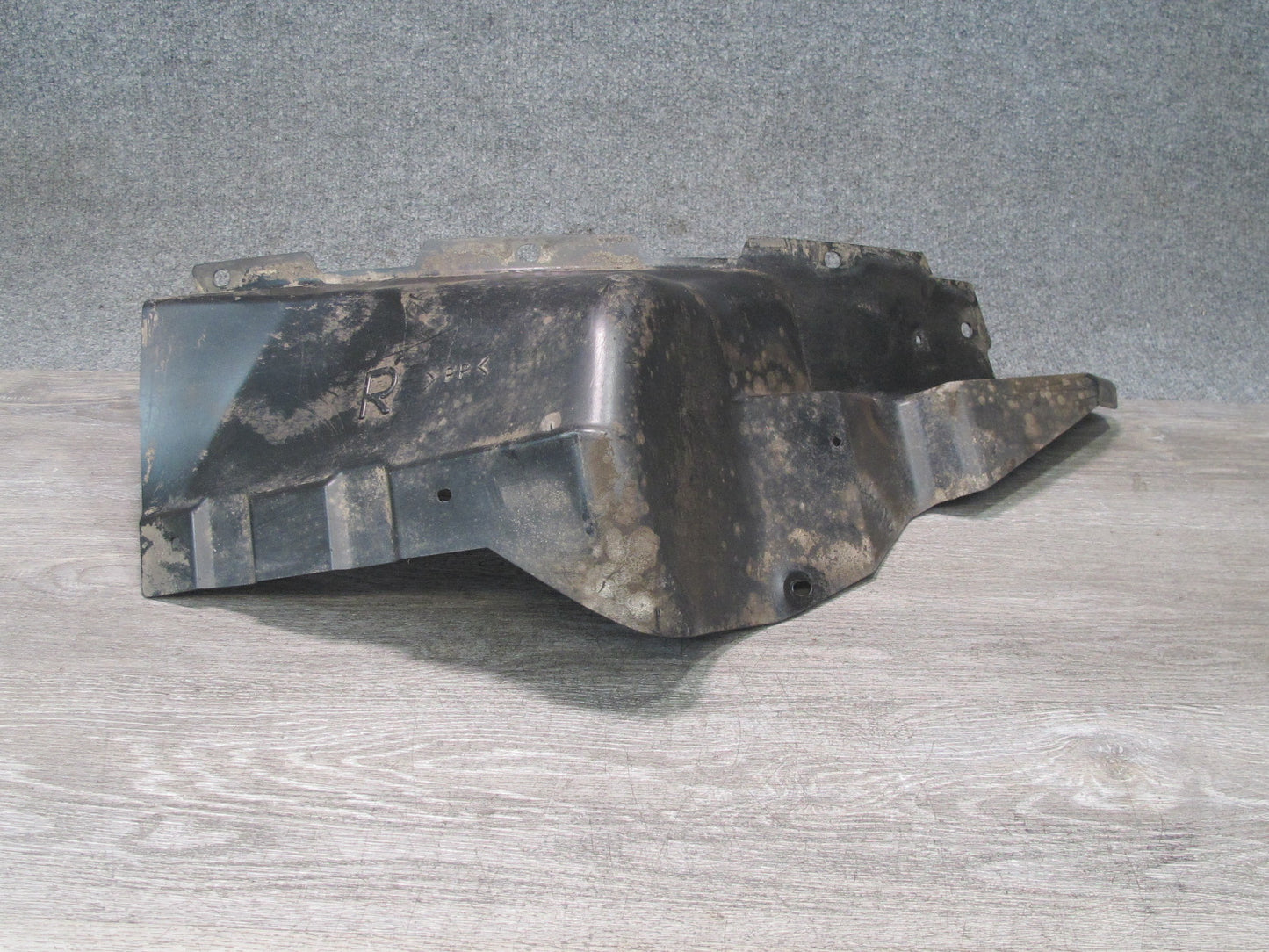 99-01 Isuzu Vehicross Rear Right Fuel Filler Neck Liner Splash Guard Cover OEM