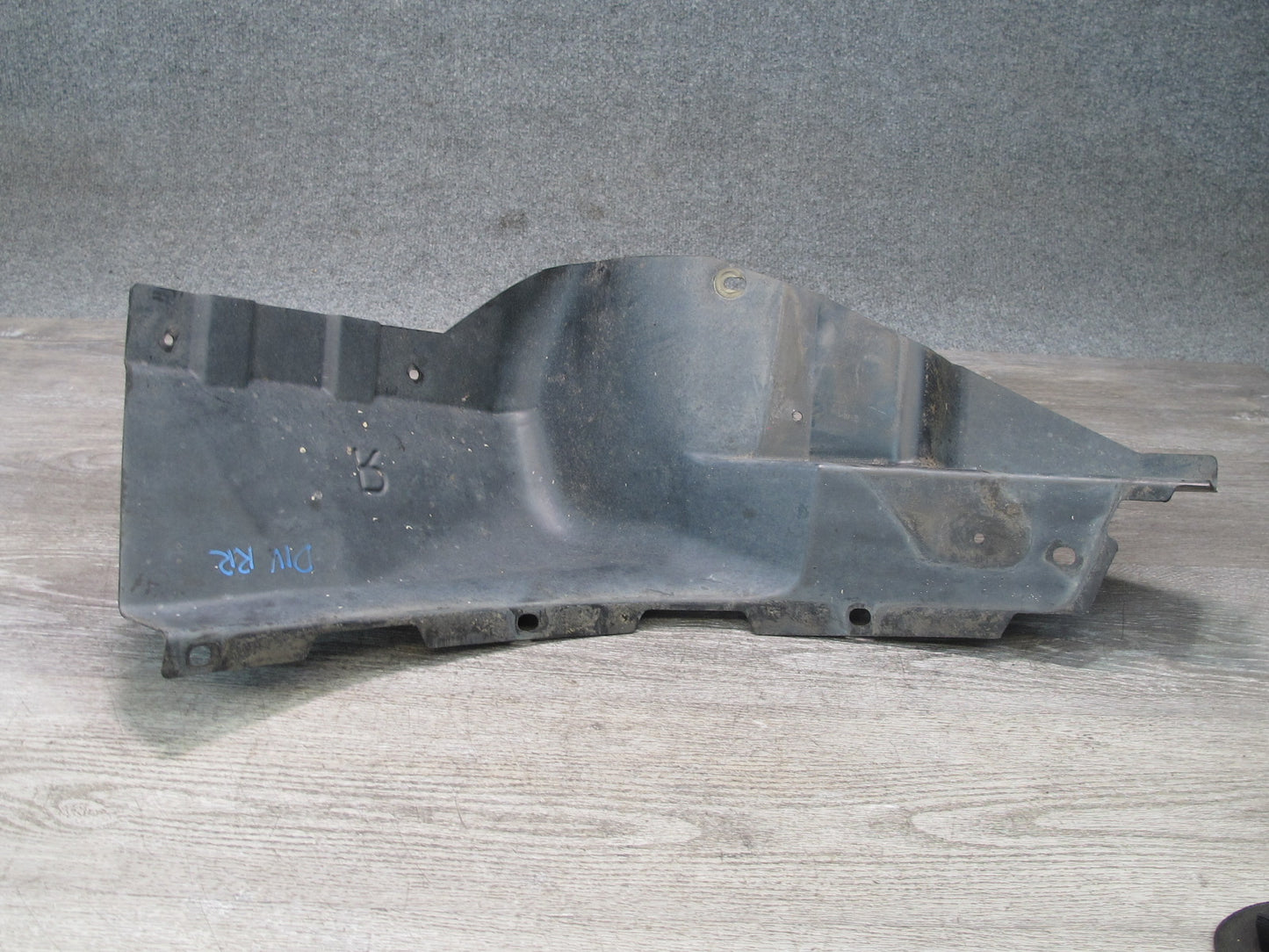 99-01 Isuzu Vehicross Rear Right Fuel Filler Neck Liner Splash Guard Cover OEM
