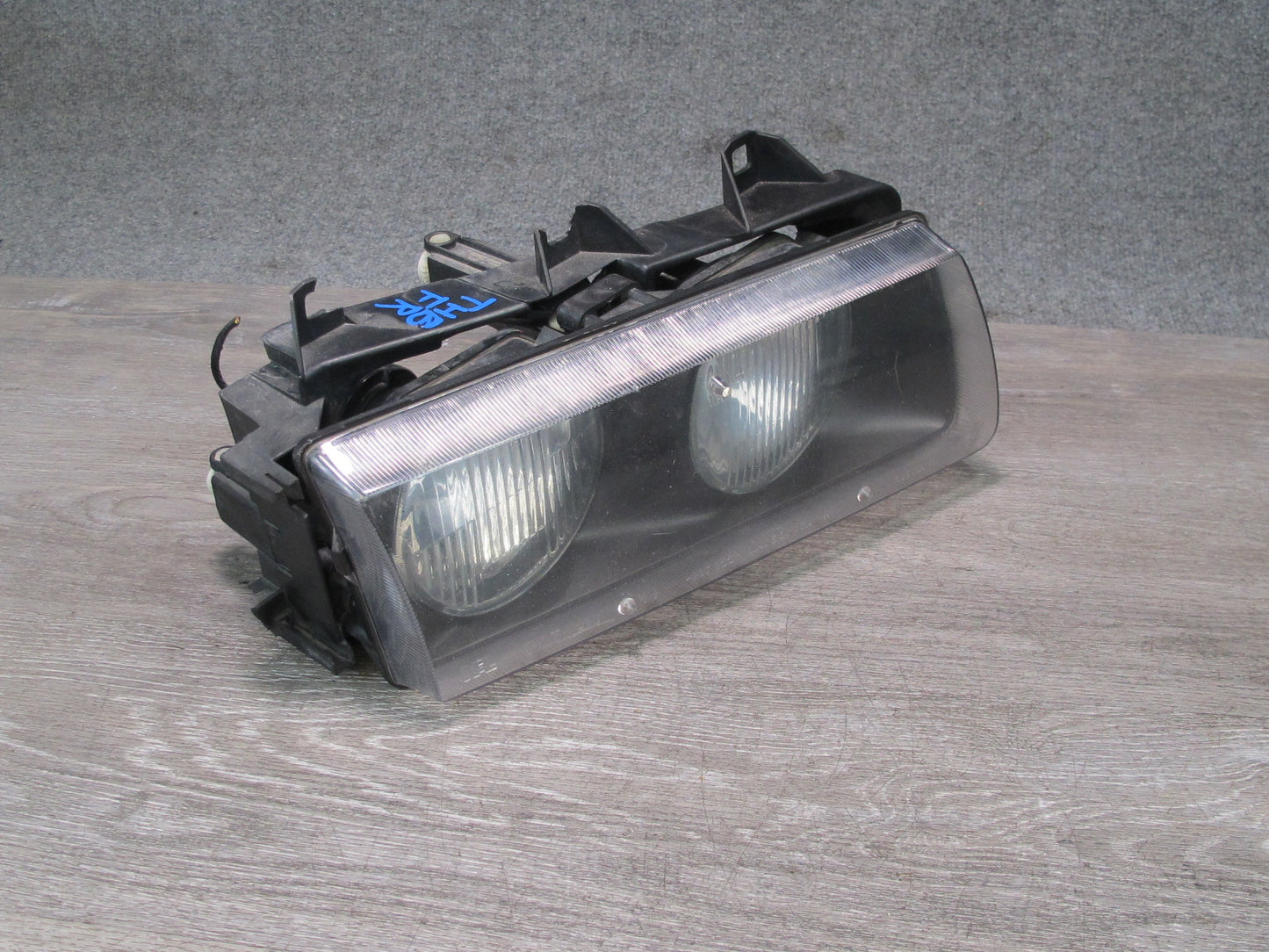 94-99 BMW E36 3-SERIES Front Right Halogen Headlight Lamp OEM