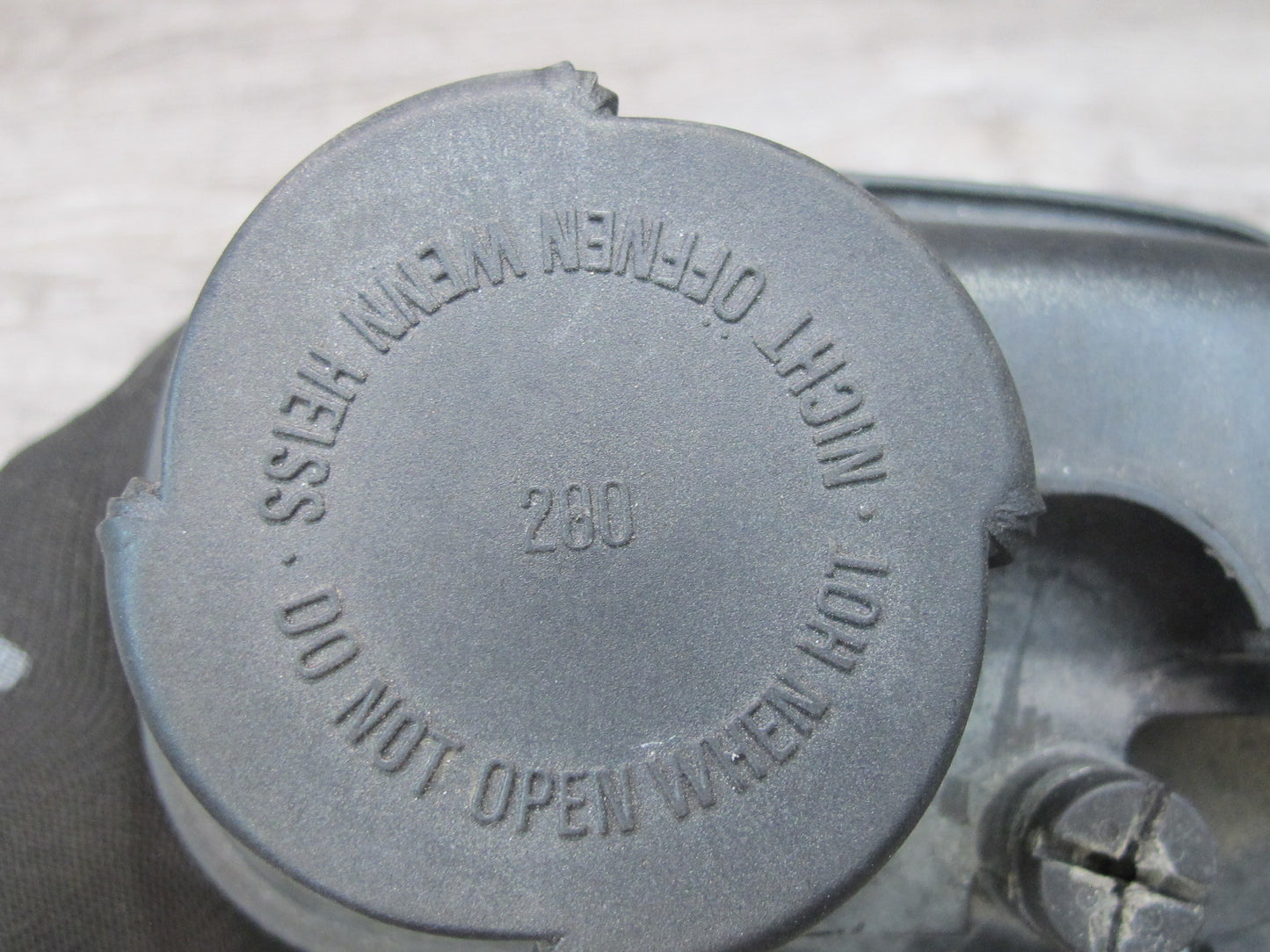 94-99 BMW E36 325iC 328iC Engine Coolant Expansion Overflow Reservoir Tank OEM