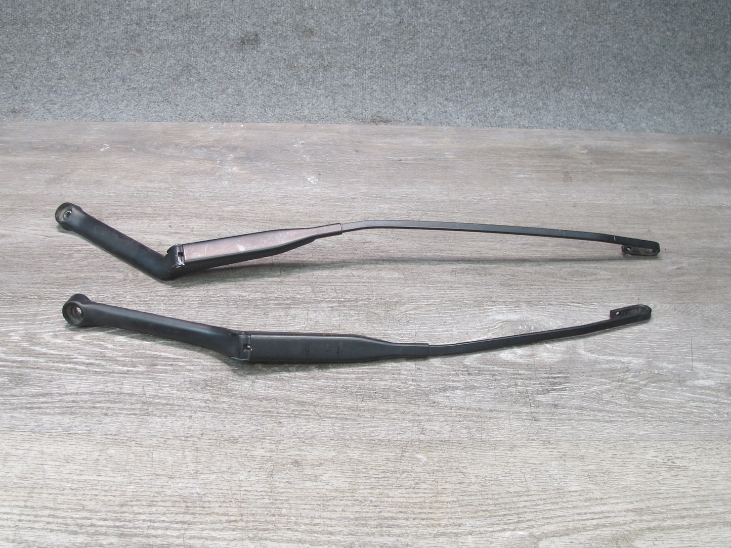94-99 BMW E36 325iC 328iC Set of 2 Front Left & Right Windshield Wiper Arm OEM