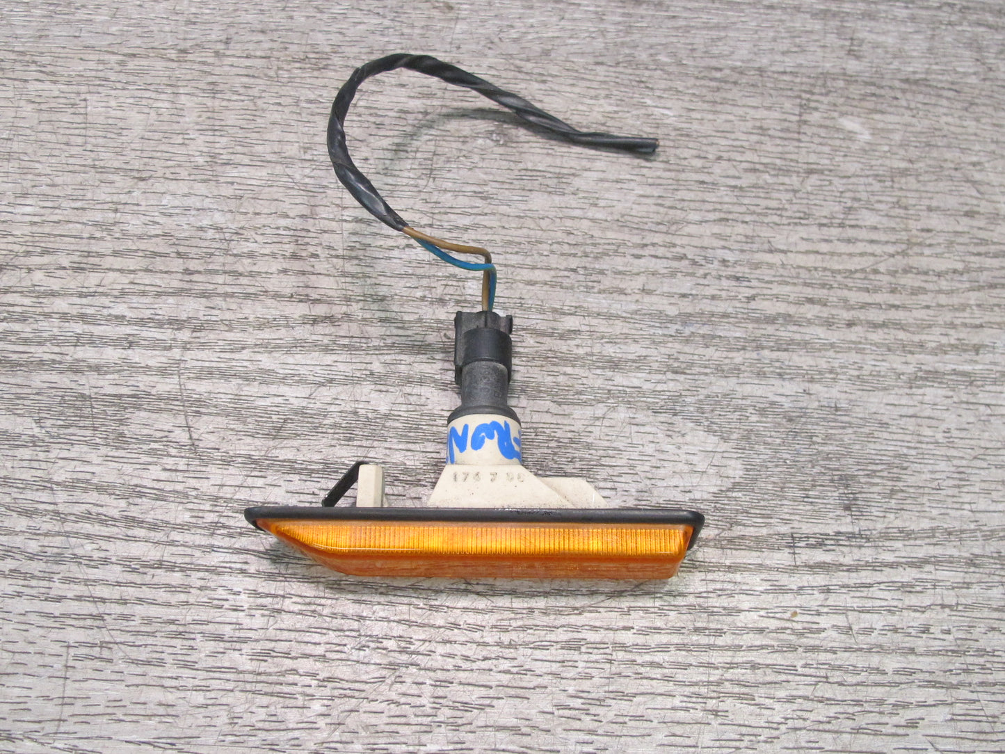 94-99 BMW E36 325iC 328iC Set of 2 Front Left & Right Side Marker Light Lamp OEM