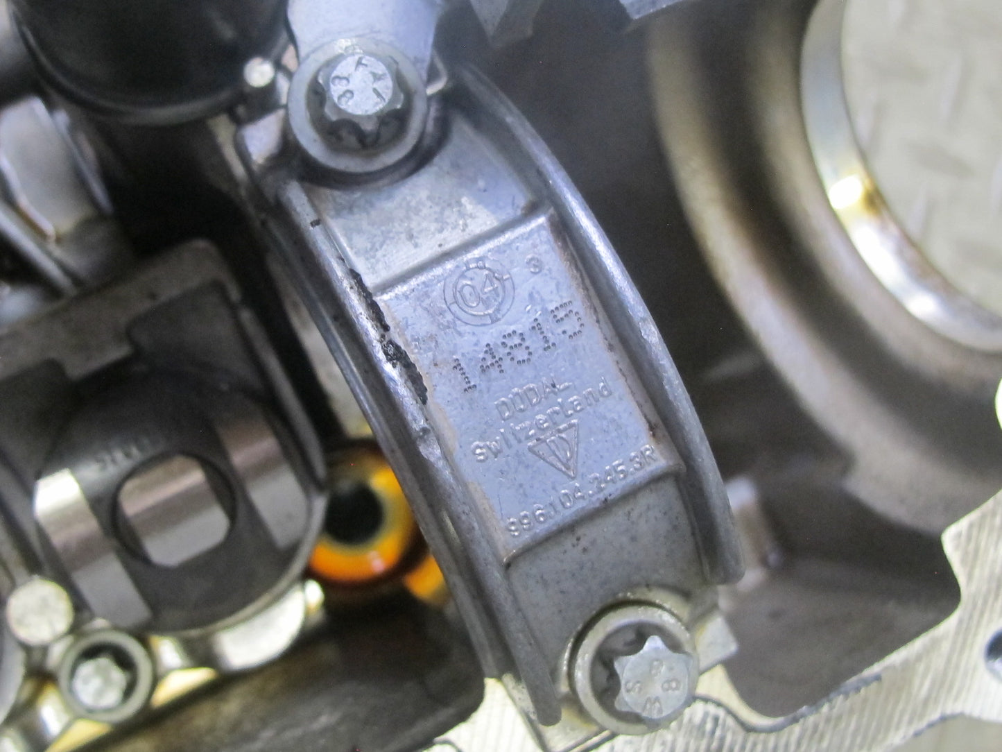2002-2005 Porsche 911 996 3.6L M96.03 RWD Engine Block Right Cylinder Head Assy