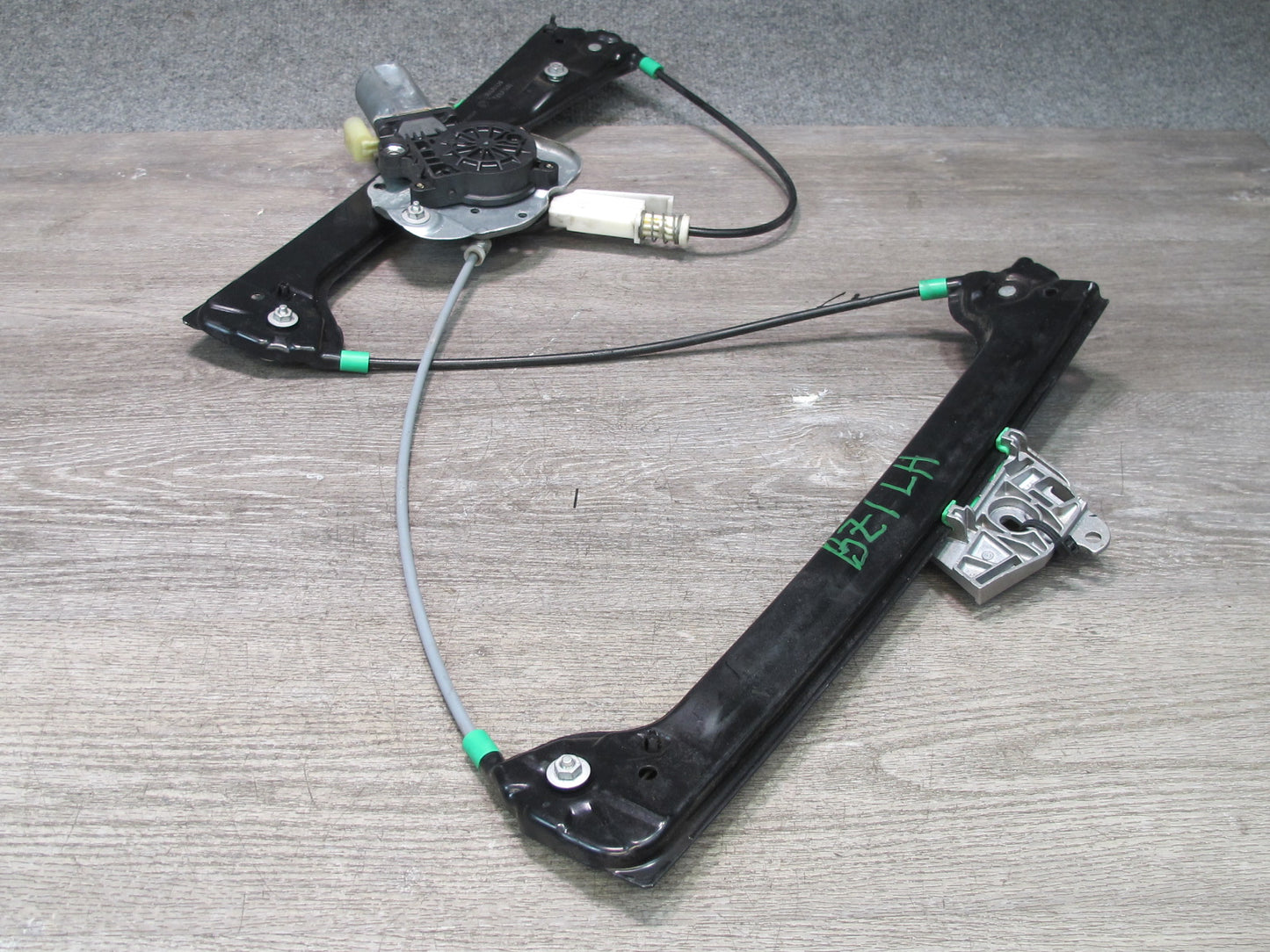 03-08 BMW E85 Z4 Left Door Window Regulator w Motor 7013753 OEM