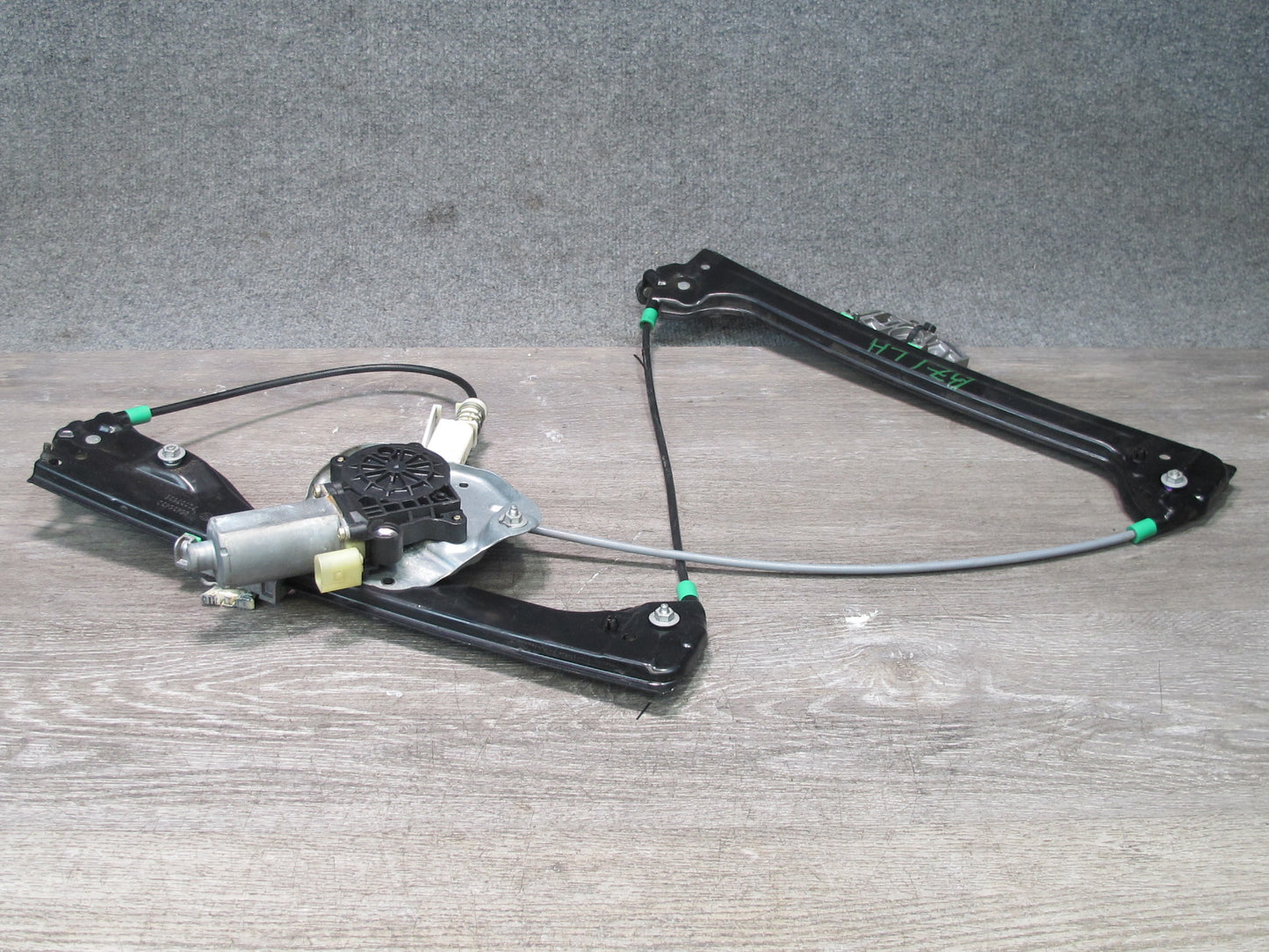 03-08 BMW E85 Z4 Left Door Window Regulator w Motor 7013753 OEM