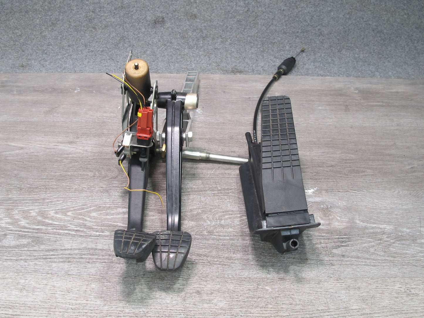 2000-2004 Porsche Boxster 986 Manual Transmission Clutch Brake Gas Pedal Set