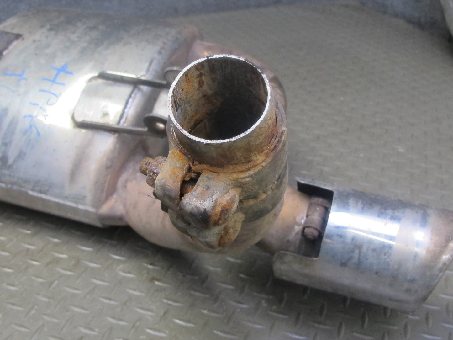 2002-2005 Porsche 911 996 3.6L M96.03 Rear Right Side Exhaust Muffler Tuned