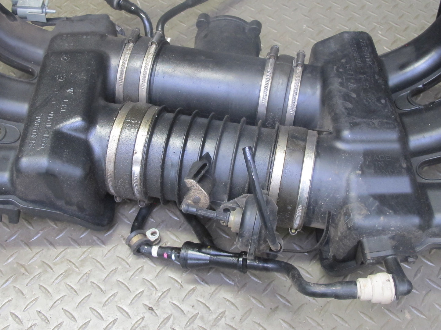2002-2005 Porsche 911 996 3.6L M96.03 Engine Upper Air Intake Manifold