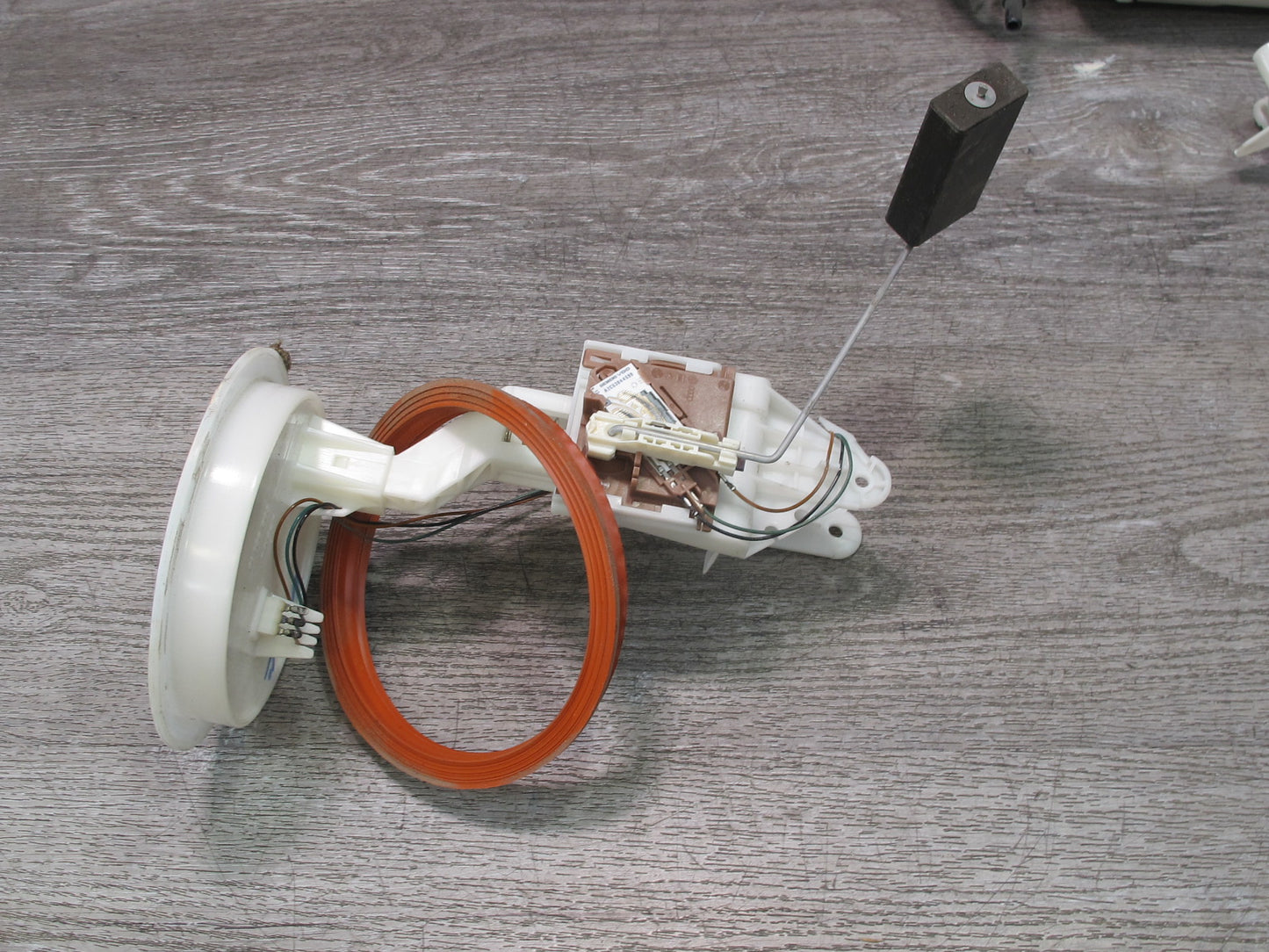2008 VW R32 MK5 VR6 3.2L Fuel Pump Level Sensor Sending Unit w Hose OEM