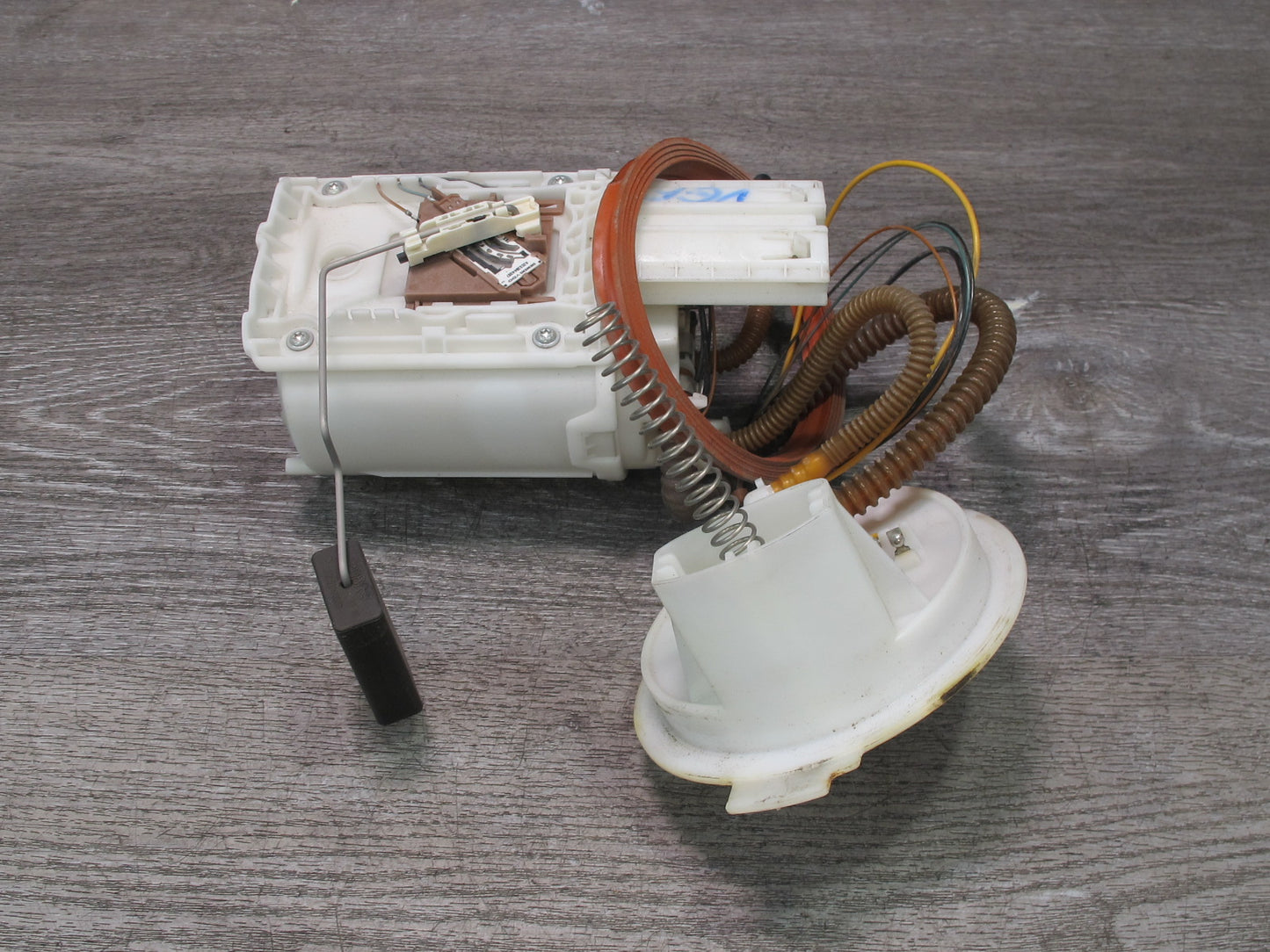 2008 VW R32 MK5 VR6 3.2L Fuel Pump Level Sensor Sending Unit w Hose OEM