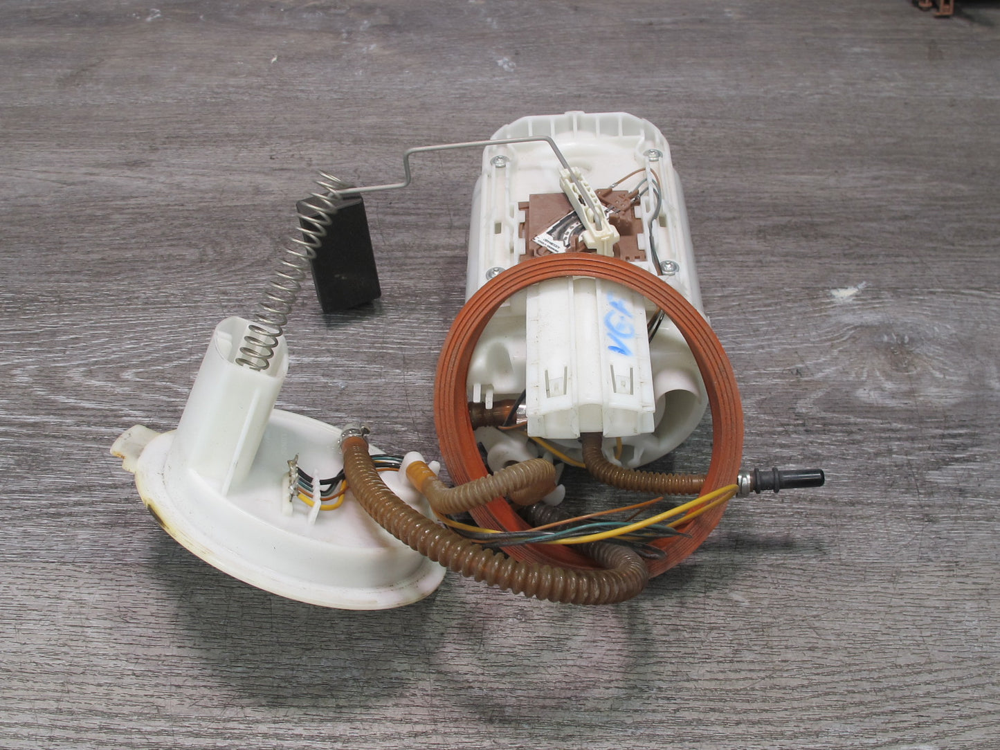 2008 VW R32 MK5 VR6 3.2L Fuel Pump Level Sensor Sending Unit w Hose OEM