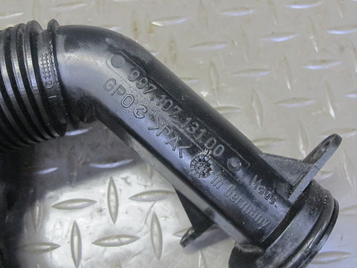 2002-2005 Porsche 911 Carrera 996 3.6L M96.03 Engine Oil Filler Tube W/ Cap