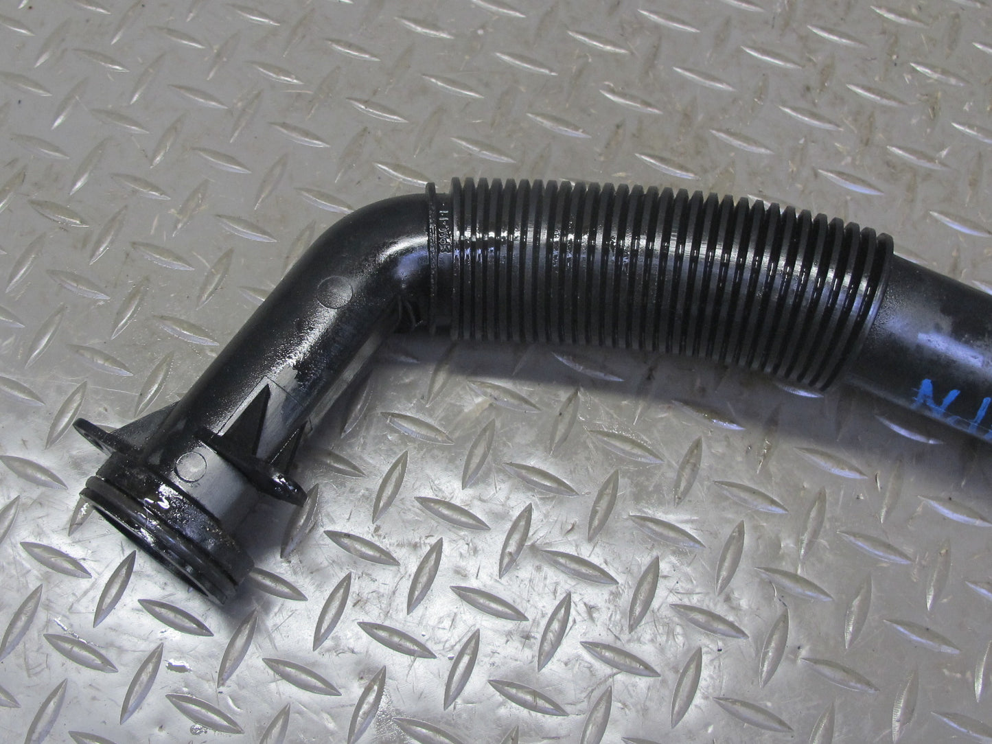 2002-2005 Porsche 911 Carrera 996 3.6L M96.03 Engine Oil Filler Tube W/ Cap