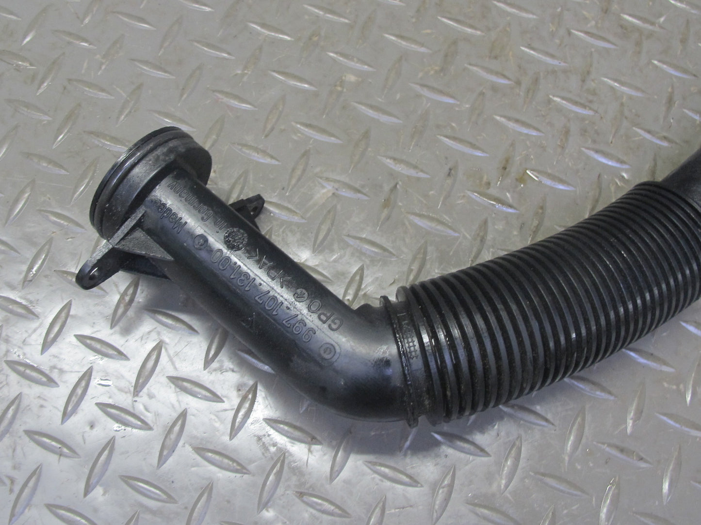 2002-2005 Porsche 911 Carrera 996 3.6L M96.03 Engine Oil Filler Tube W/ Cap