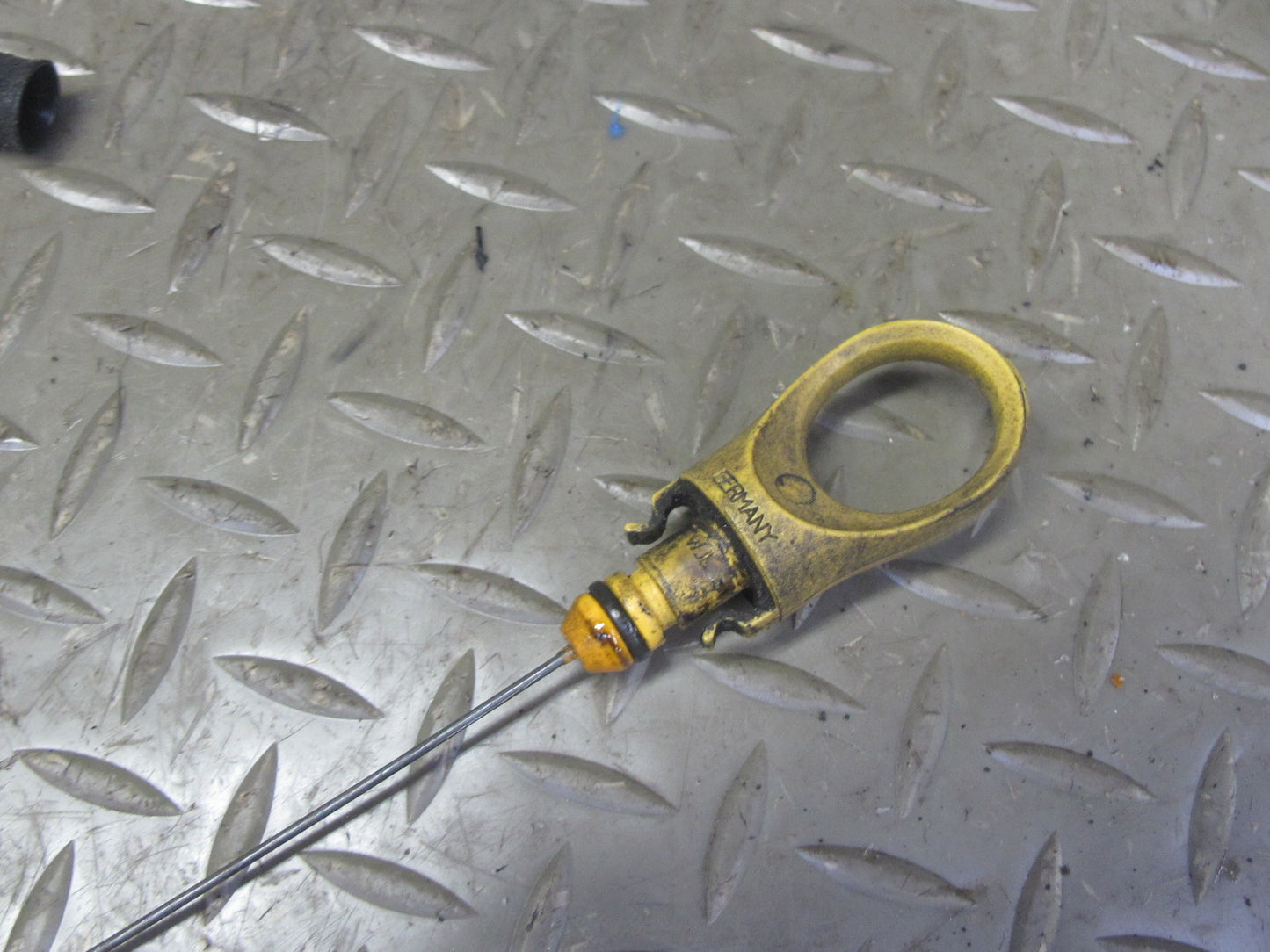 2002-2005 Porsche 911 Carrera 996 3.6L M96.03 Engine Oil Measuring Rod Dipstick