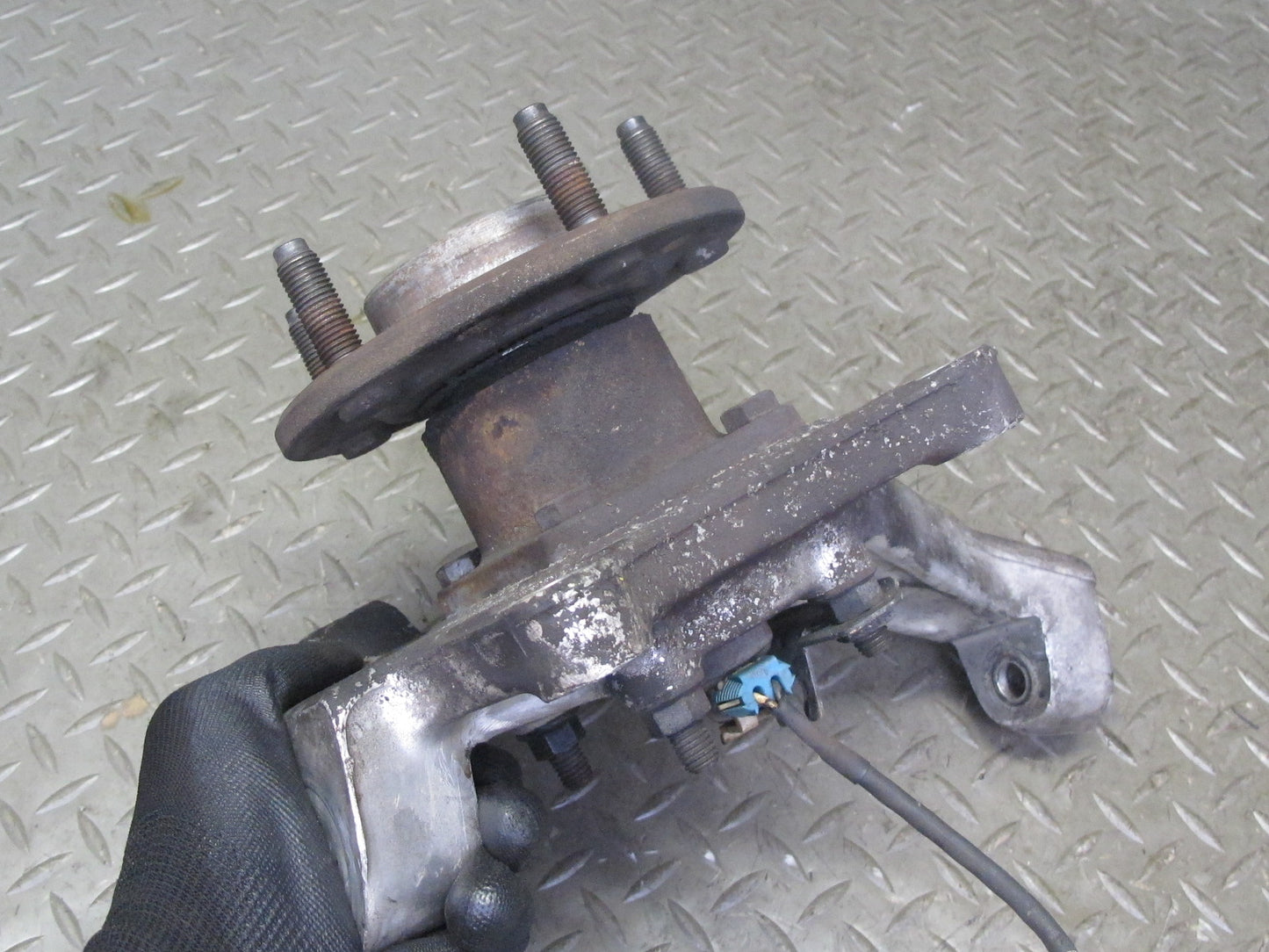 91-96 Chevrolet Corvette C4 Front Left Spindle Knuckle Wheel Hub Bearing OEM