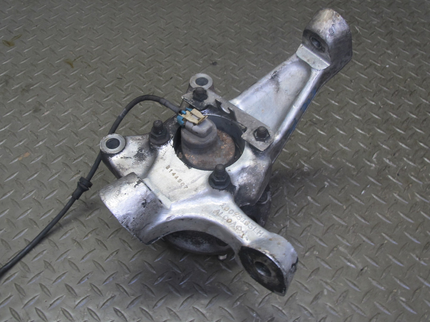 91-96 Chevrolet Corvette C4 Front Left Spindle Knuckle Wheel Hub Bearing OEM