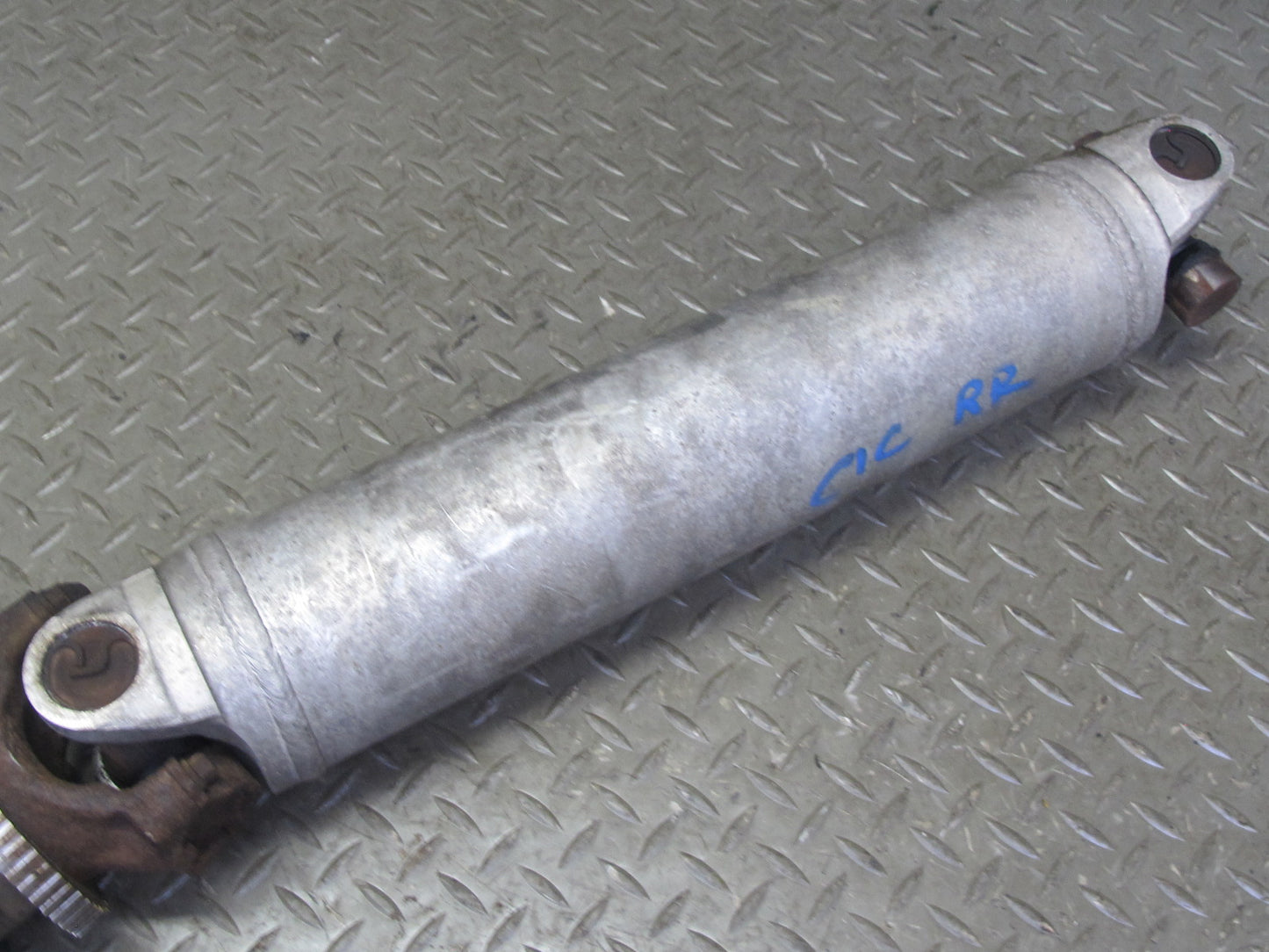 84-96 Chevrolet Corvette C4 A/T Rear Left or Right Half Axle Shaft 10154277 OEM