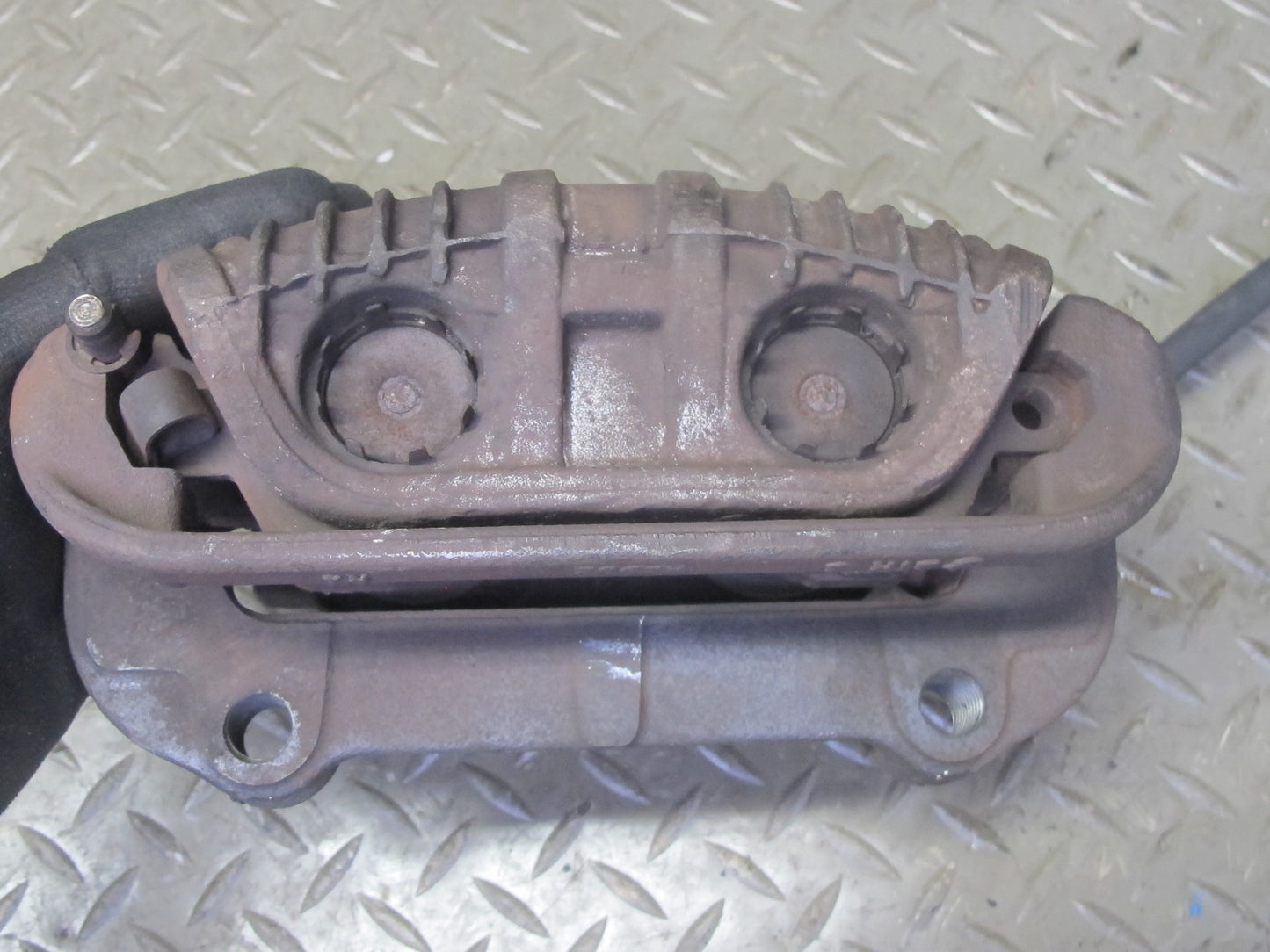 88-94 Chevrolet Corvette C4 Set of 2 Front Left & Right Brake Caliper OEM