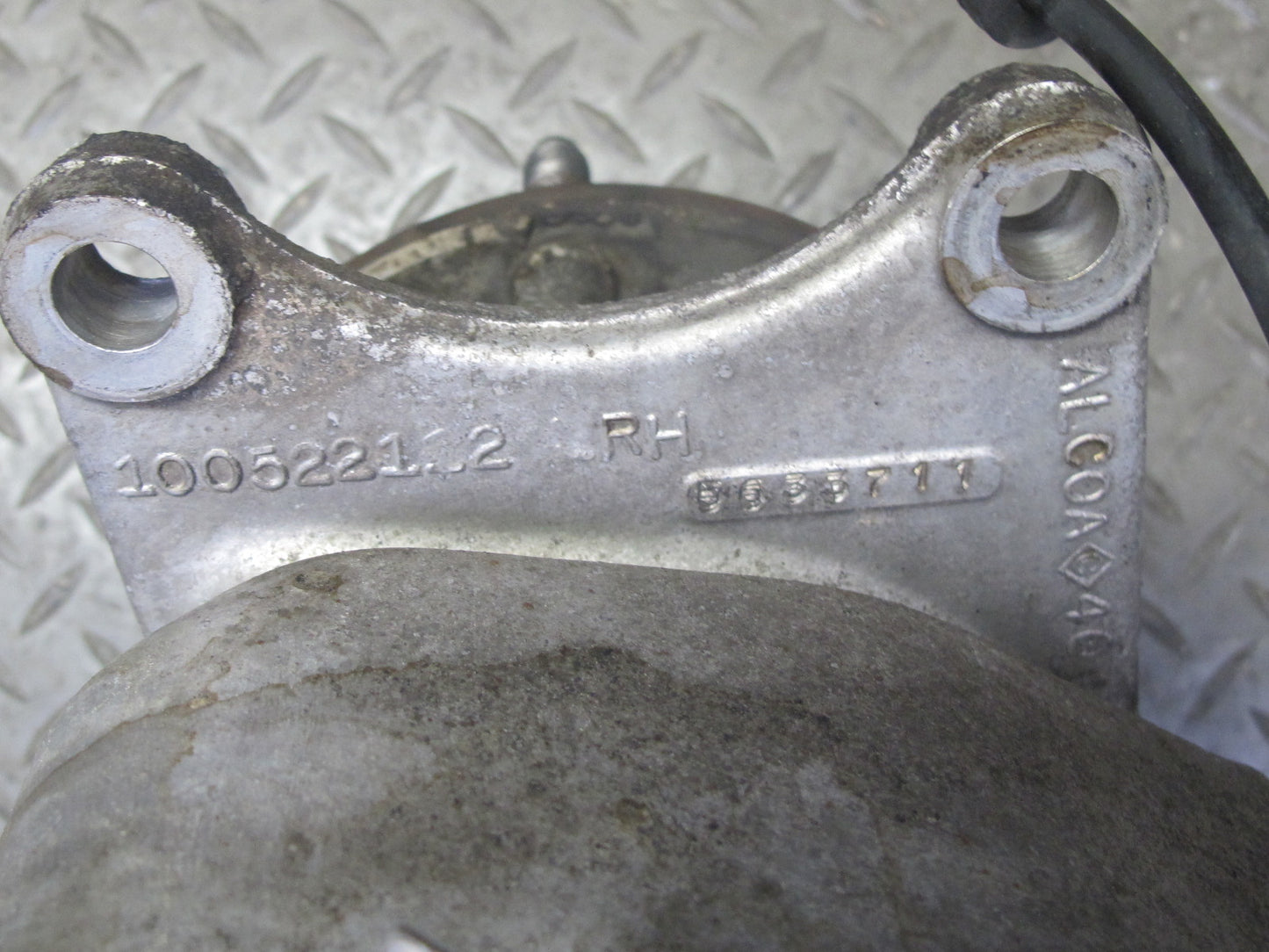 88-96 Chevrolet Corvette C4 Rear Right Spindle Knuckle Wheel Hub Bearing OEM
