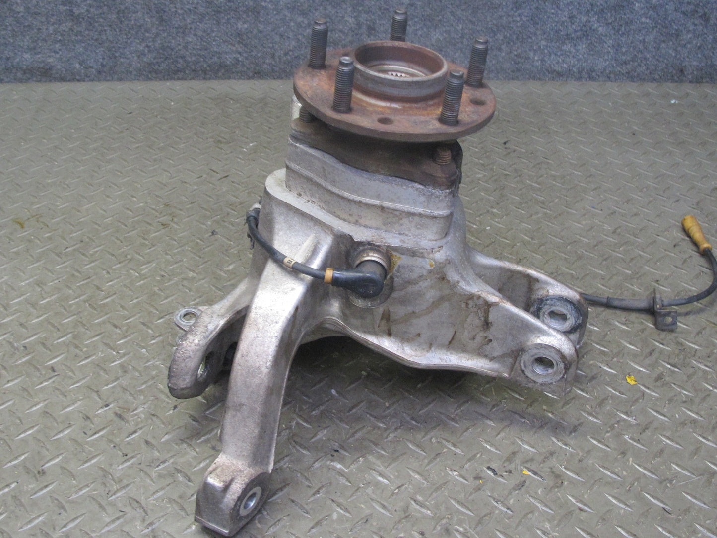88-96 Chevrolet Corvette C4 Rear Right Spindle Knuckle Wheel Hub Bearing OEM